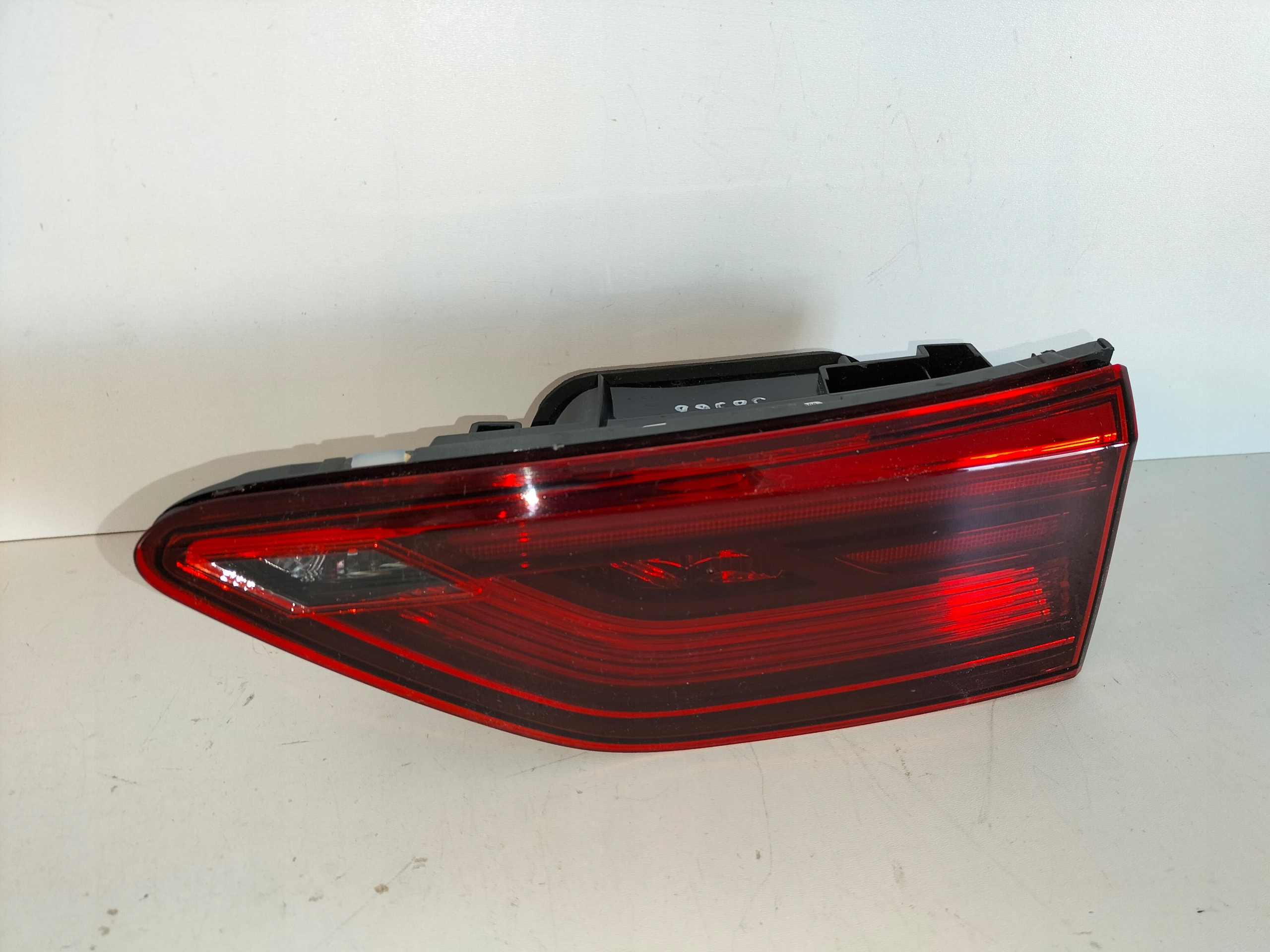 PRAVE ZADNE SVETLO VW GOLF 8 VIII 20- HB LED