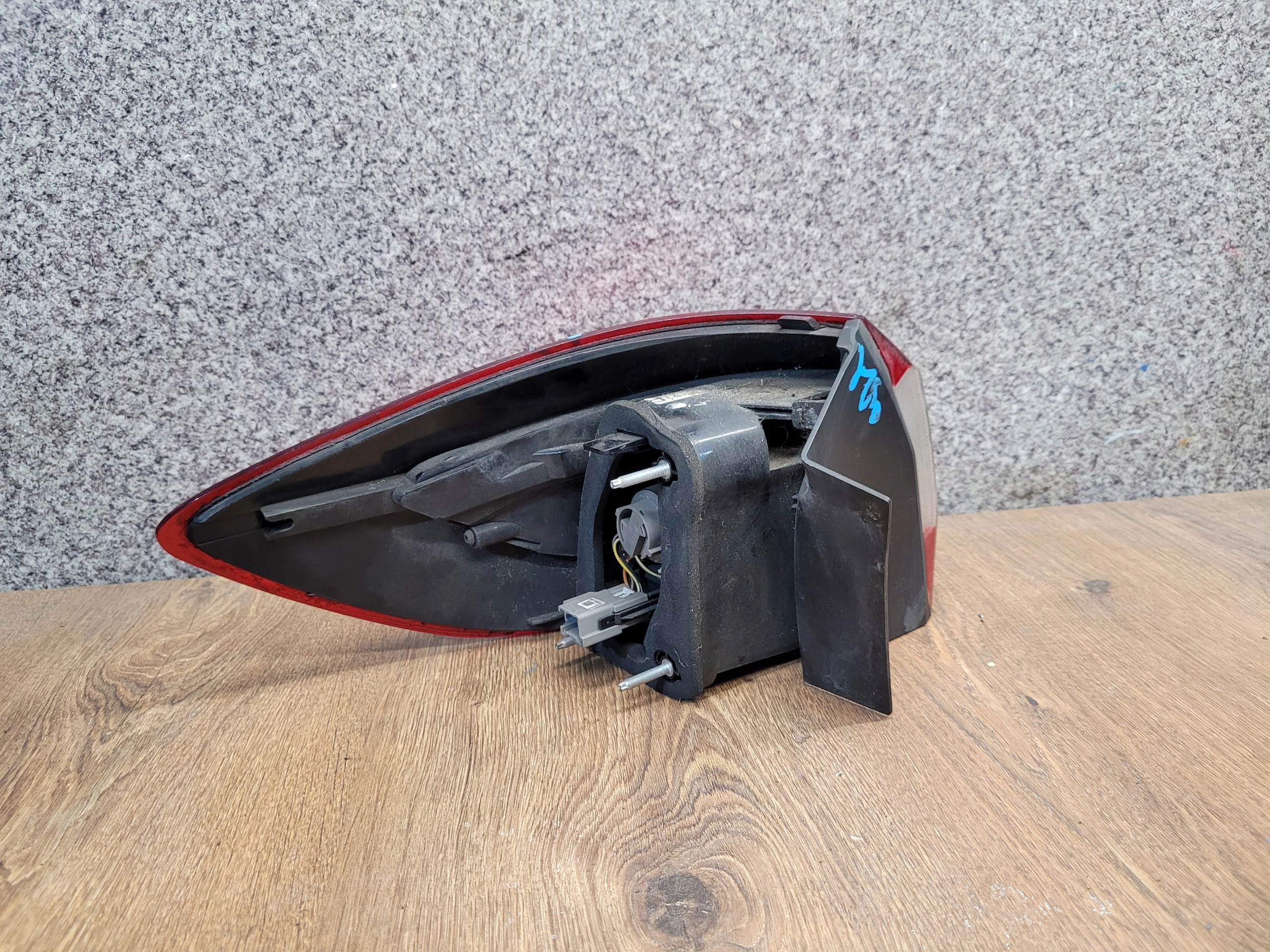 FORD MONDEO MK4 LIFT KOMBI PRAVÉ ZADNÉ SVETLO BS71-13404-BD