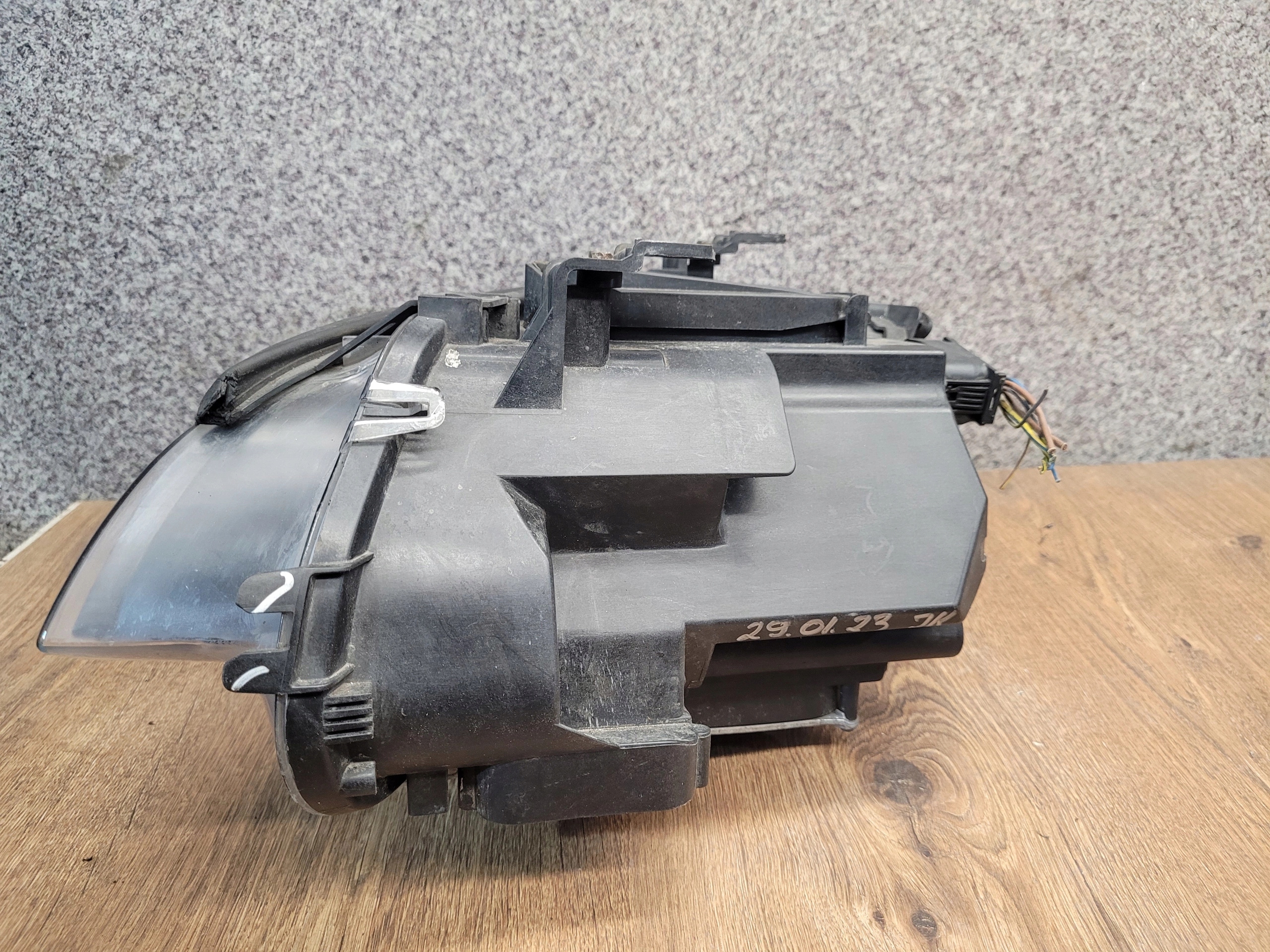 BMW 3 E92 E93 XENON PRAVÉ PREDNÉ SVETLO