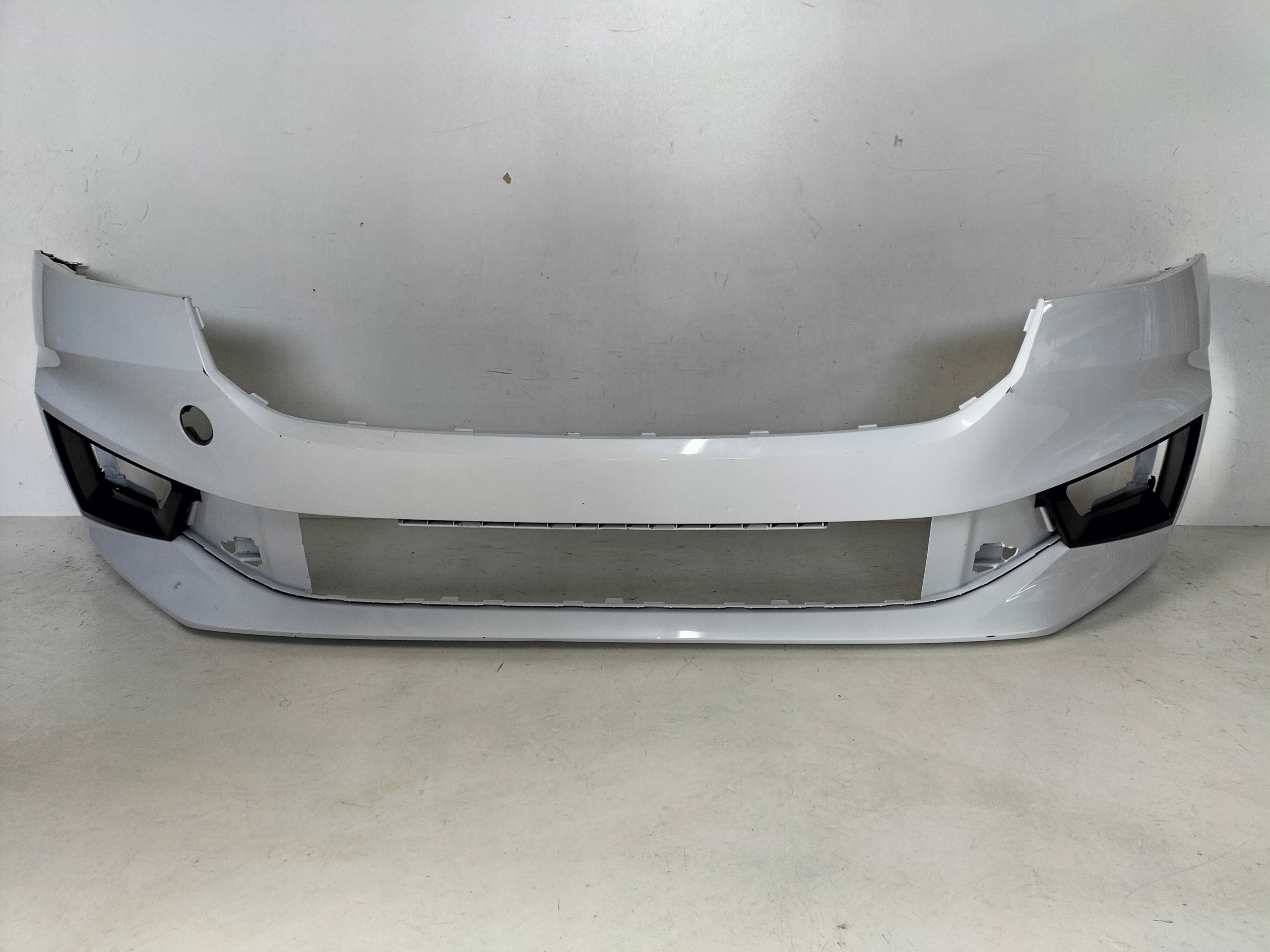 PREDNÝ NÁRAZNÍK SKODA FABIA 4 IV 21-