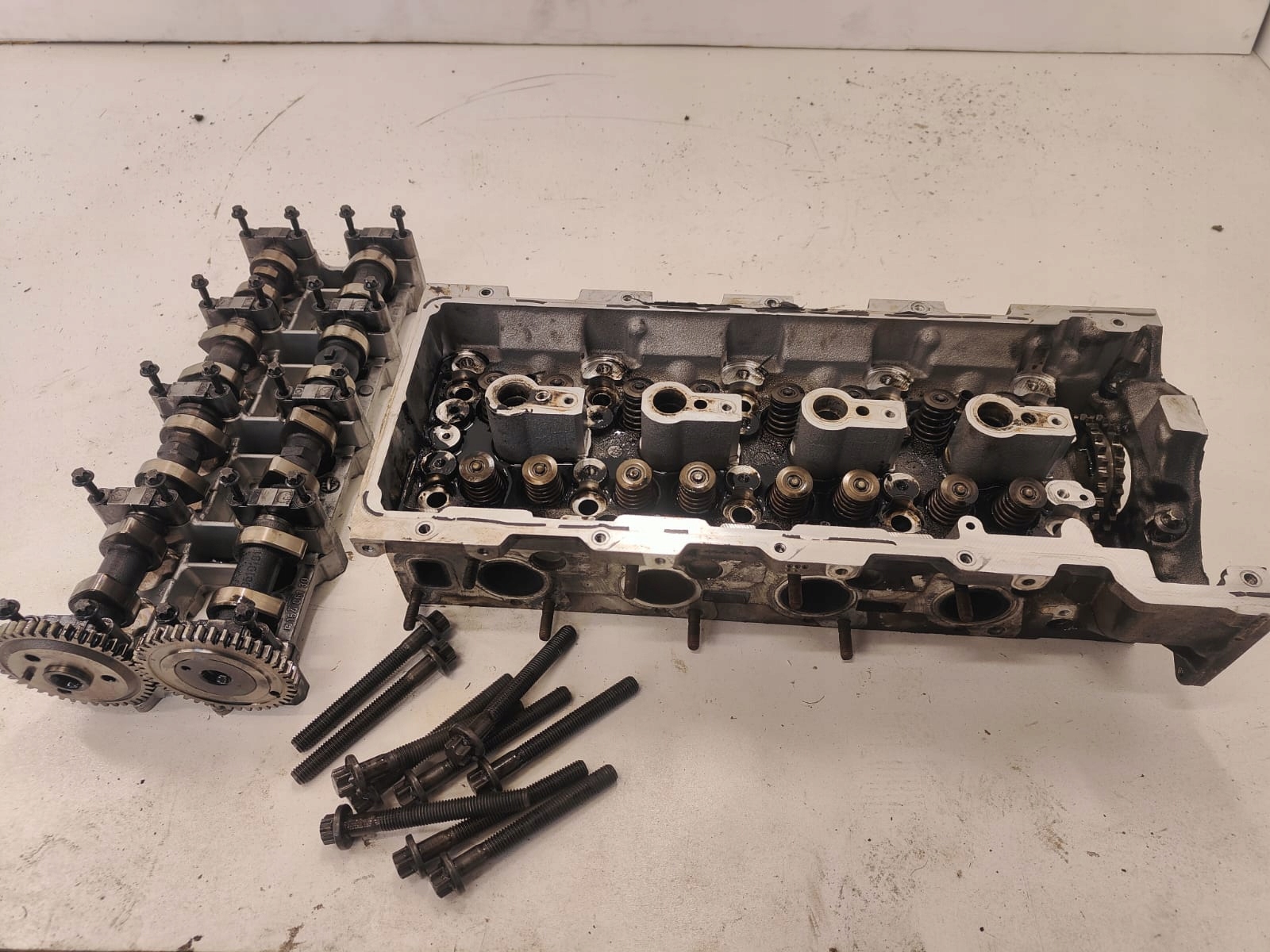 MERCEDES w204 w211 w209 2.2 diesel om646 A6460100820 HLAVA MOTORA VAČKY