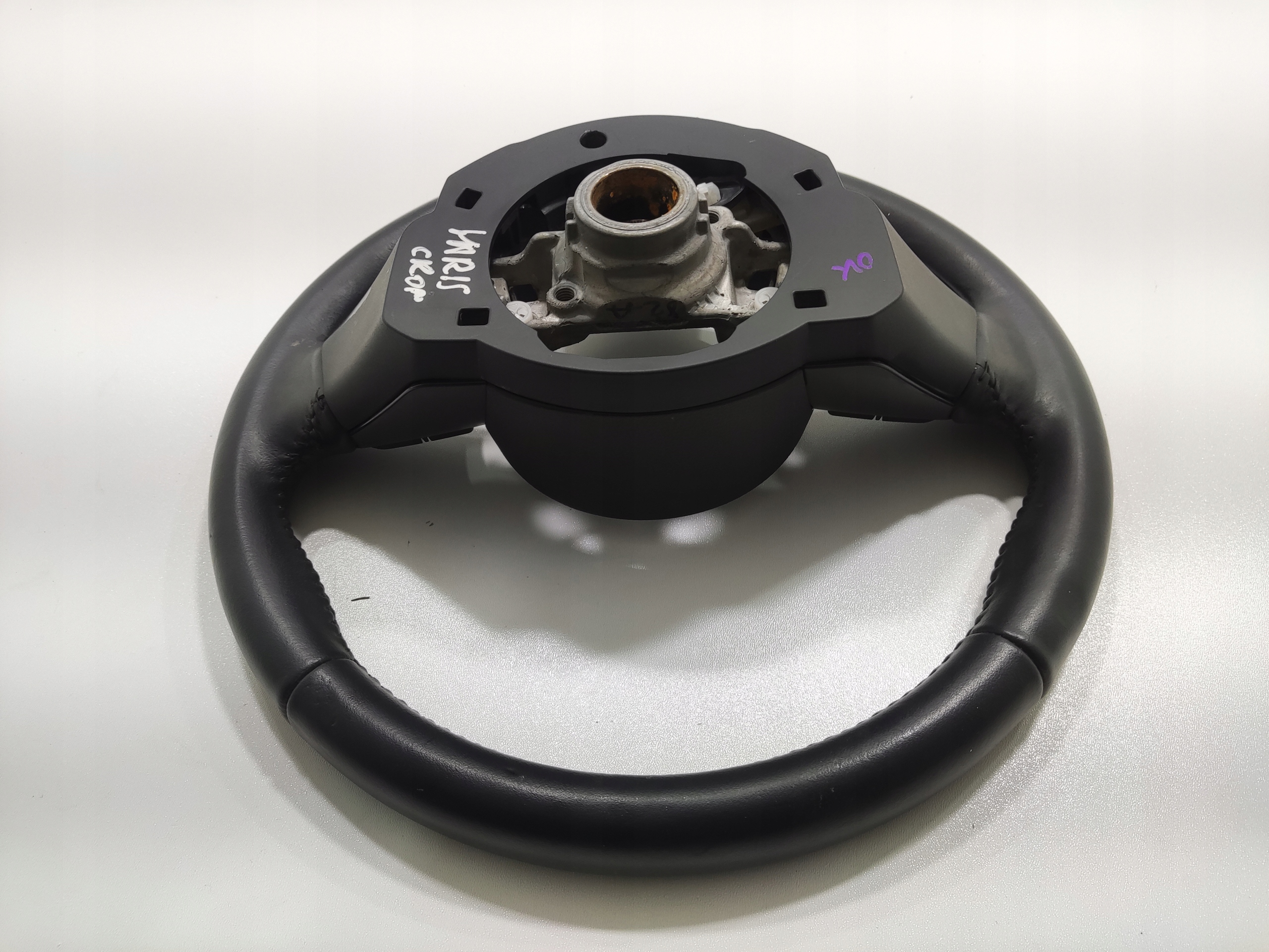 VOLANT MULTIFUNKCIA OVLADACIE GOMBIKY TOYOTA YARIS CROSS 2020-2025