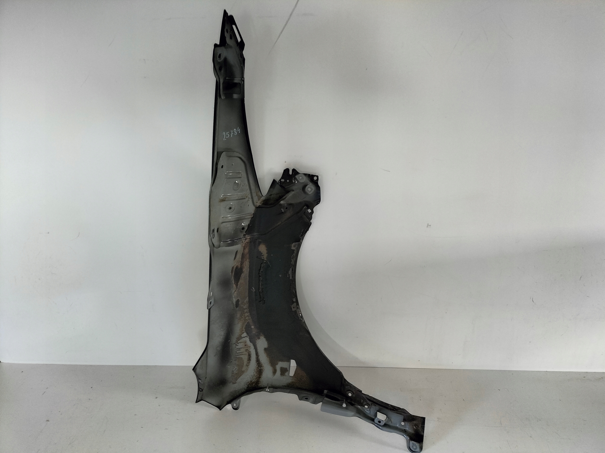 ĽAVÝ PREDNÝ BLATNÍK MAZDA 6 II 07-12
