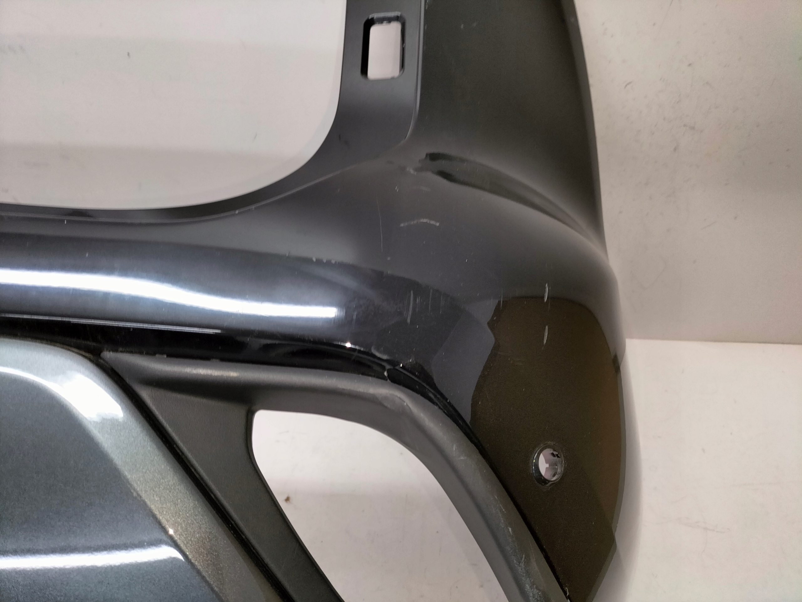 ZADNÝ NÁRAZNÍK TOYOTA HIGHLANDER IV 19-