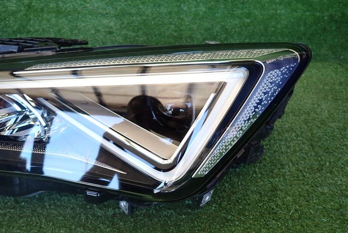 SEAT TARRACO FULL LED LAVE PREDNE SVETLO 5FJ941007E