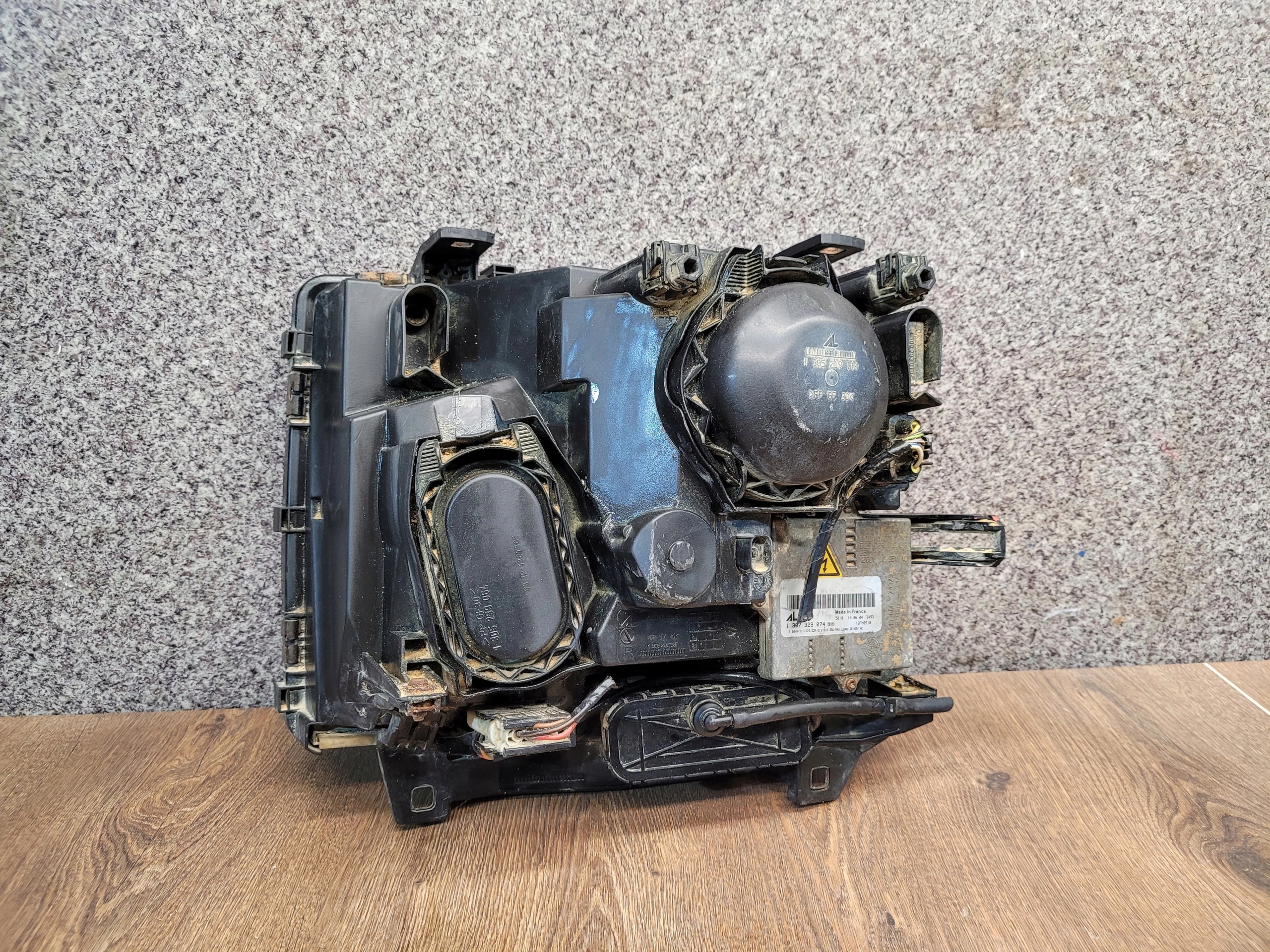 RANGE ROVER L322 XENON PRAVÉ PREDNÉ SVETLO