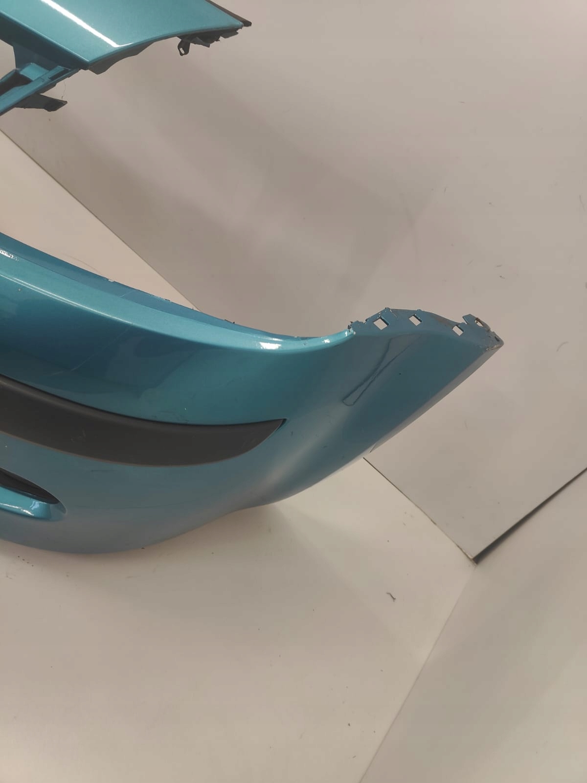 Renault Modus 02-06 PREDNÝ NÁRAZNÍK