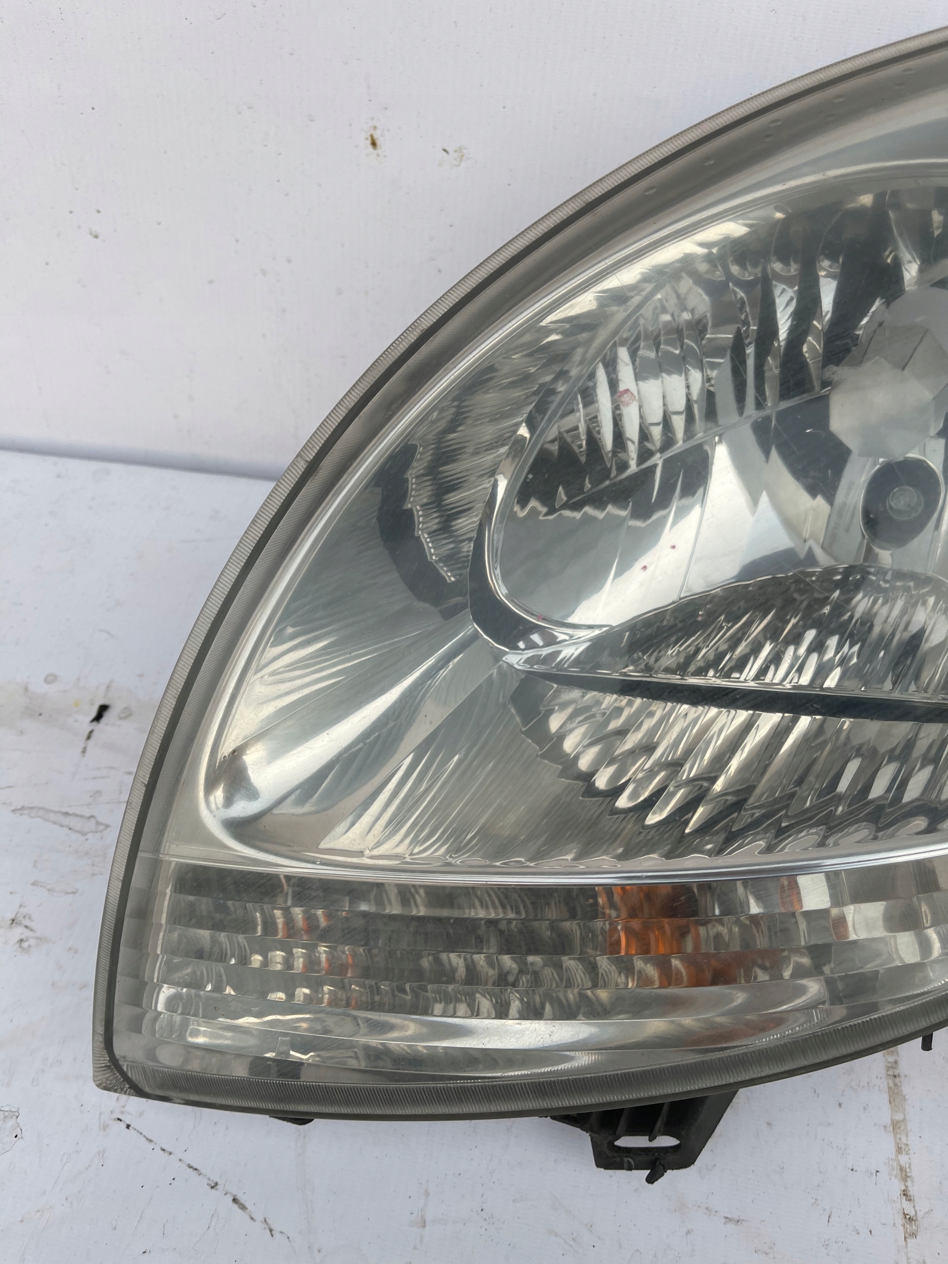 LAVE PREDNE SVETLO RENAULT KANGOO 03-08