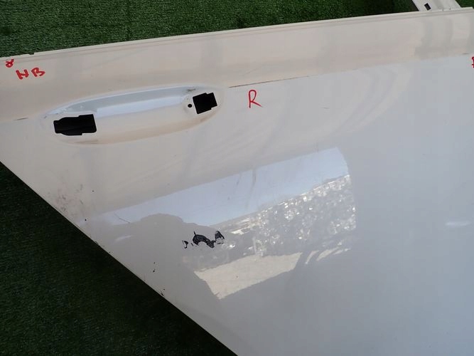 VW GOLF VIII 8 HB PRAVE ZADNE DVERE