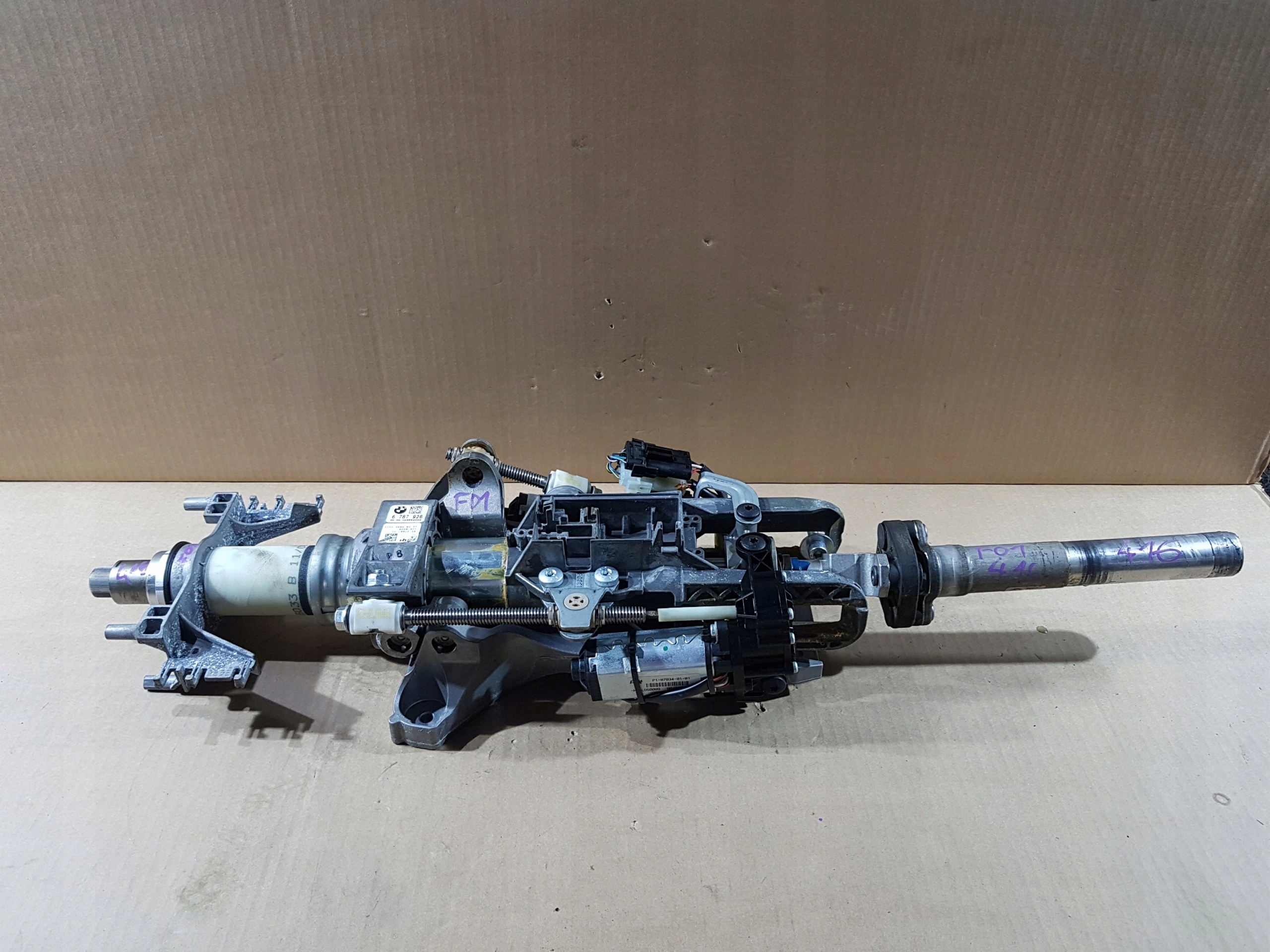 BMW F01 F02 750i 4.4 VOLANTOVÁ TYČ