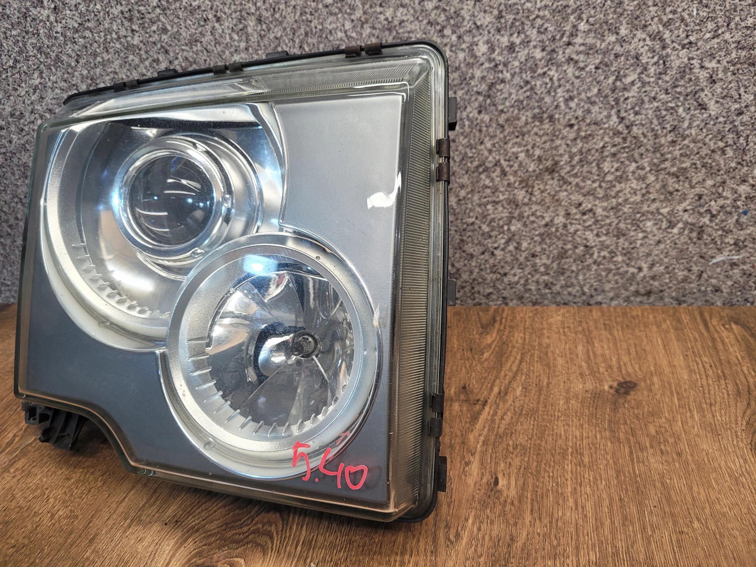 RANGE ROVER L322 VOGUE XENON PRAVÉ PREDNÉ SVETLO