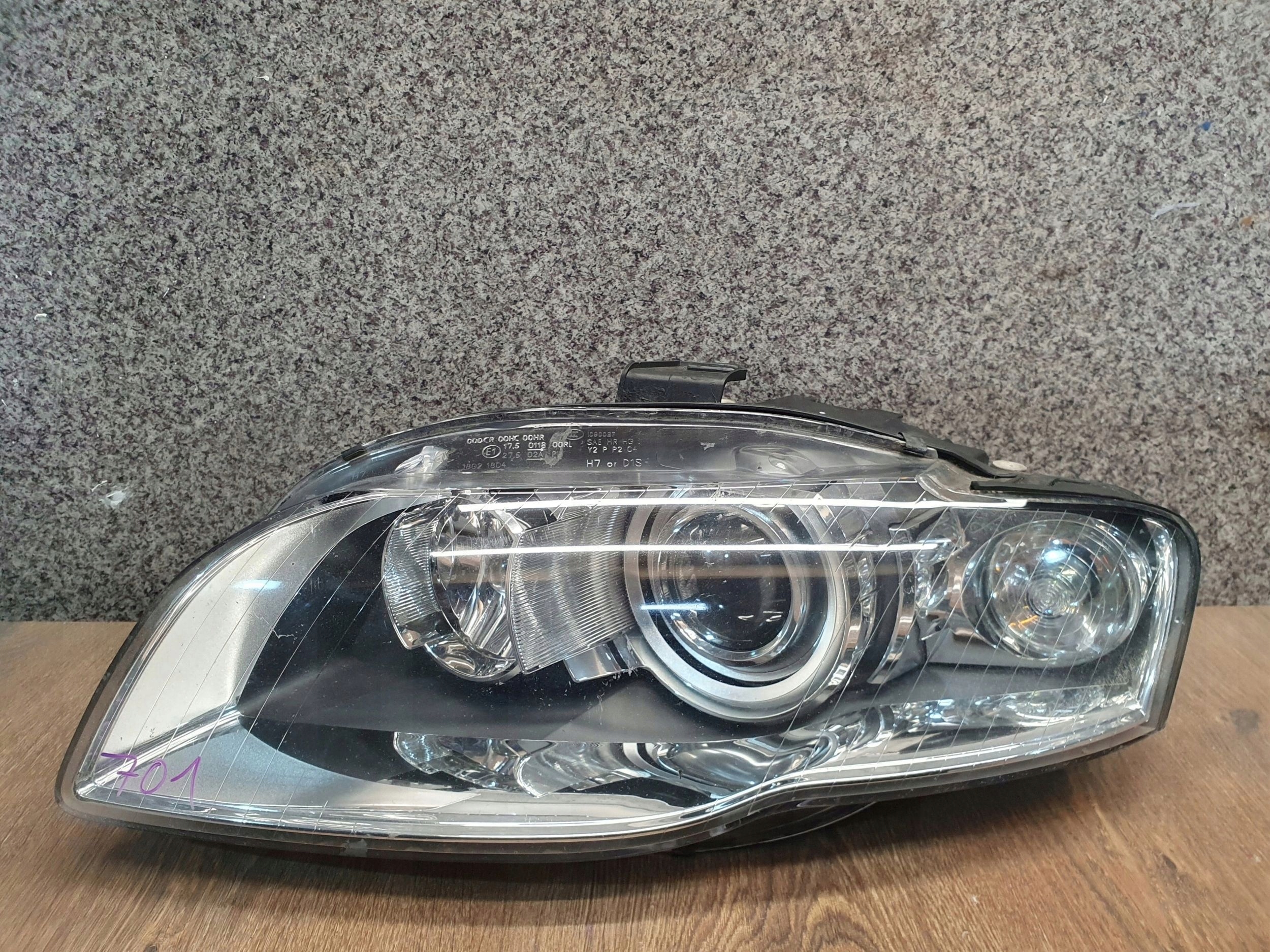 Audi A4 B7 8E 8H 05-07 XENON ĽAVÉ PREDNÉ SVETLO LAVA