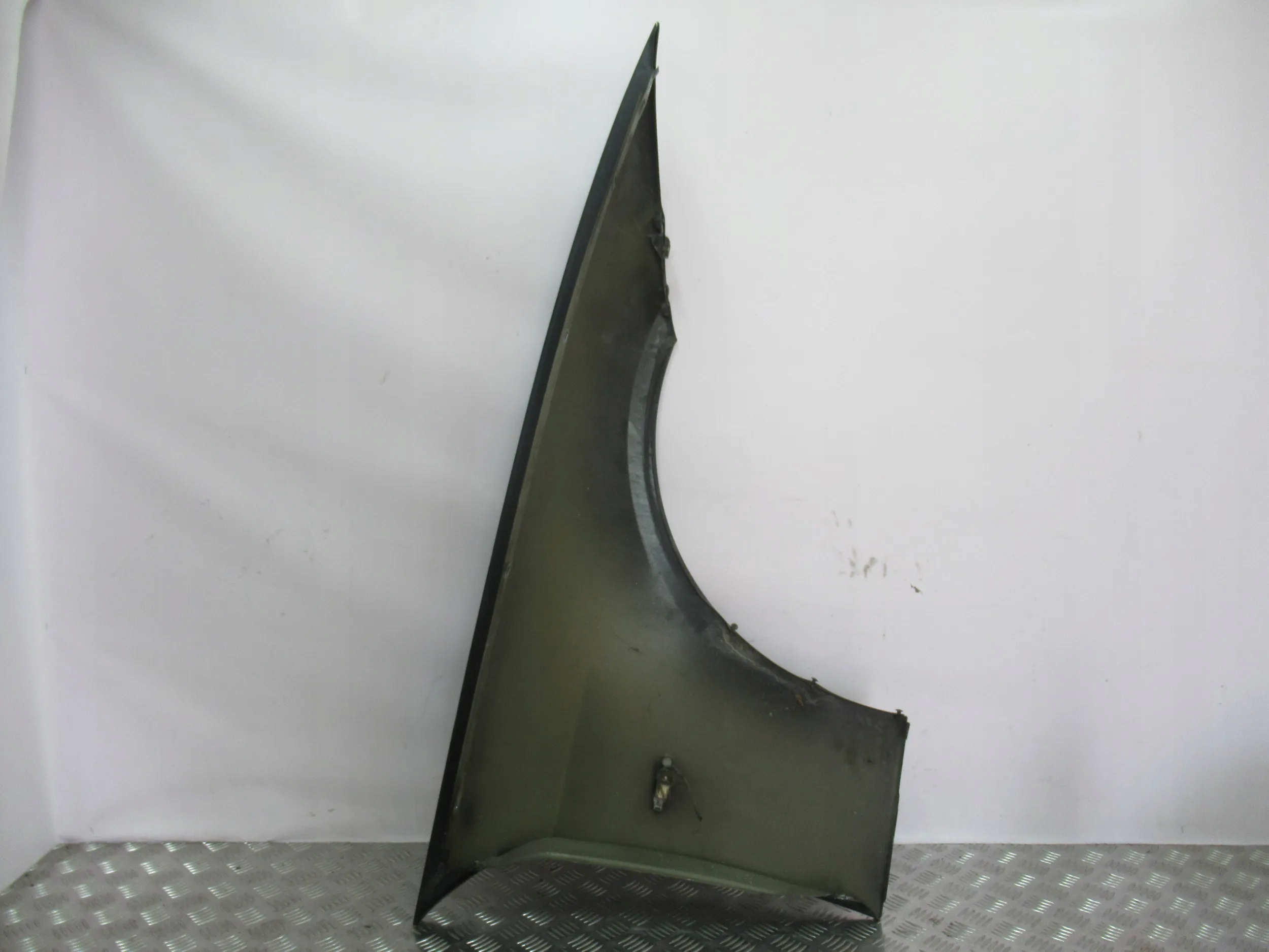 BLATNIK PREDNÝ LAVY BMW 3 E90