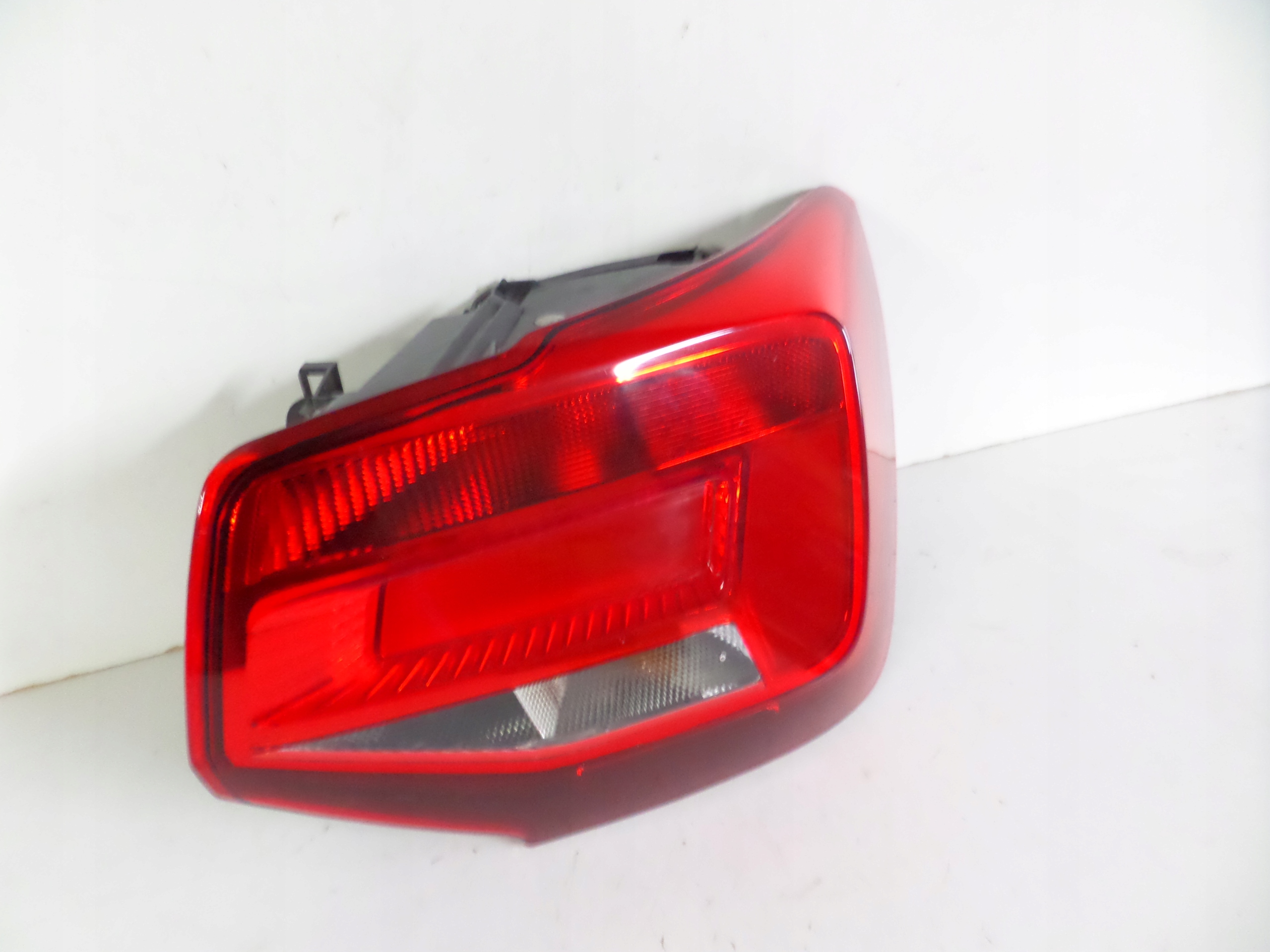 PRAVE ZADNE SVETLO AUDI Q2 16-
