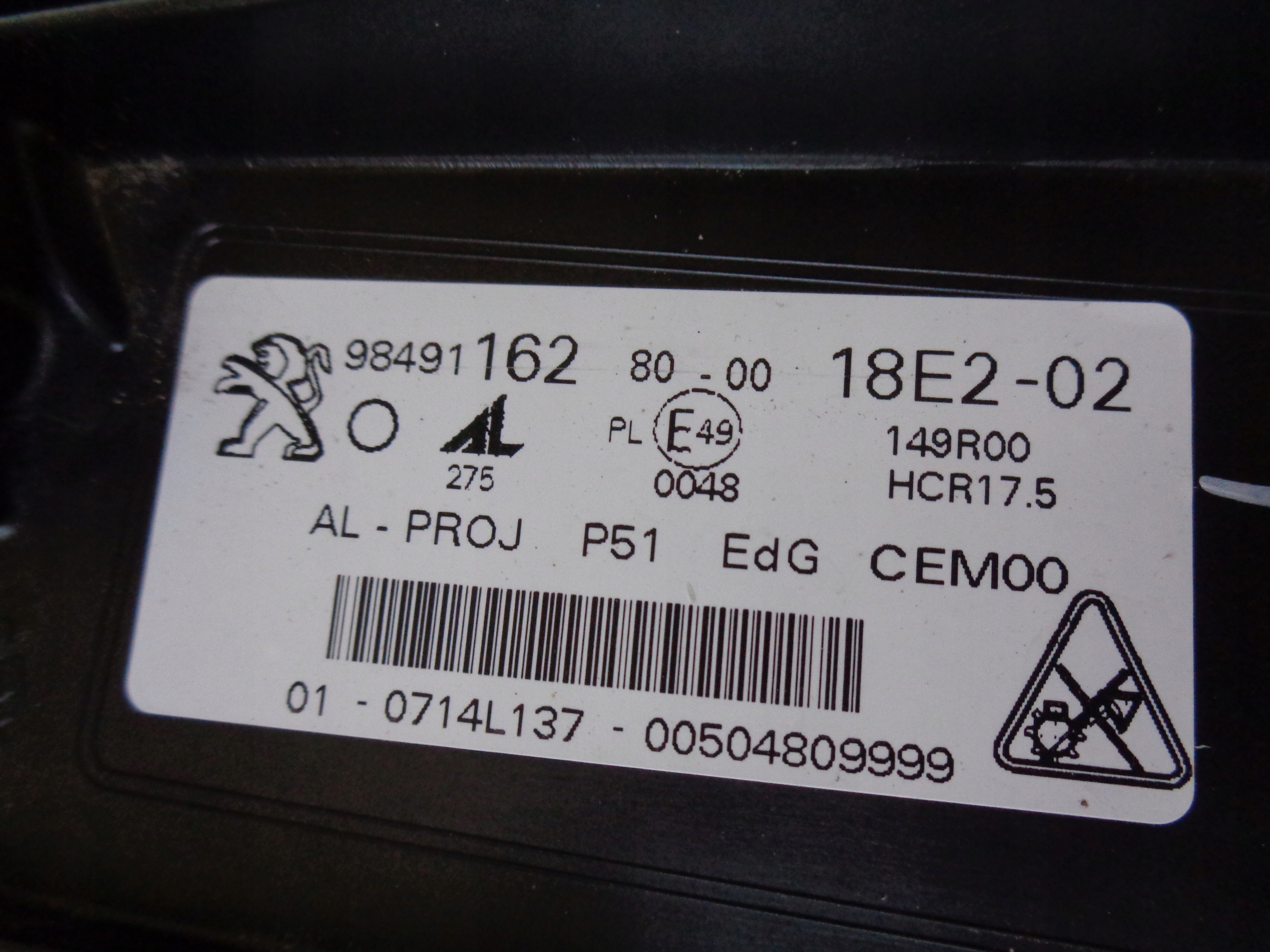 PRAVE PREDNE SVETLO PEUGEOT 308 III 22- FULL LED