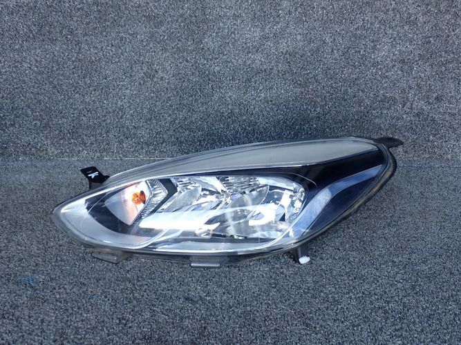 FORD FIESTA MK8 VIII 17- LAVE PREDNE SVETLO OBYČAJNÉ