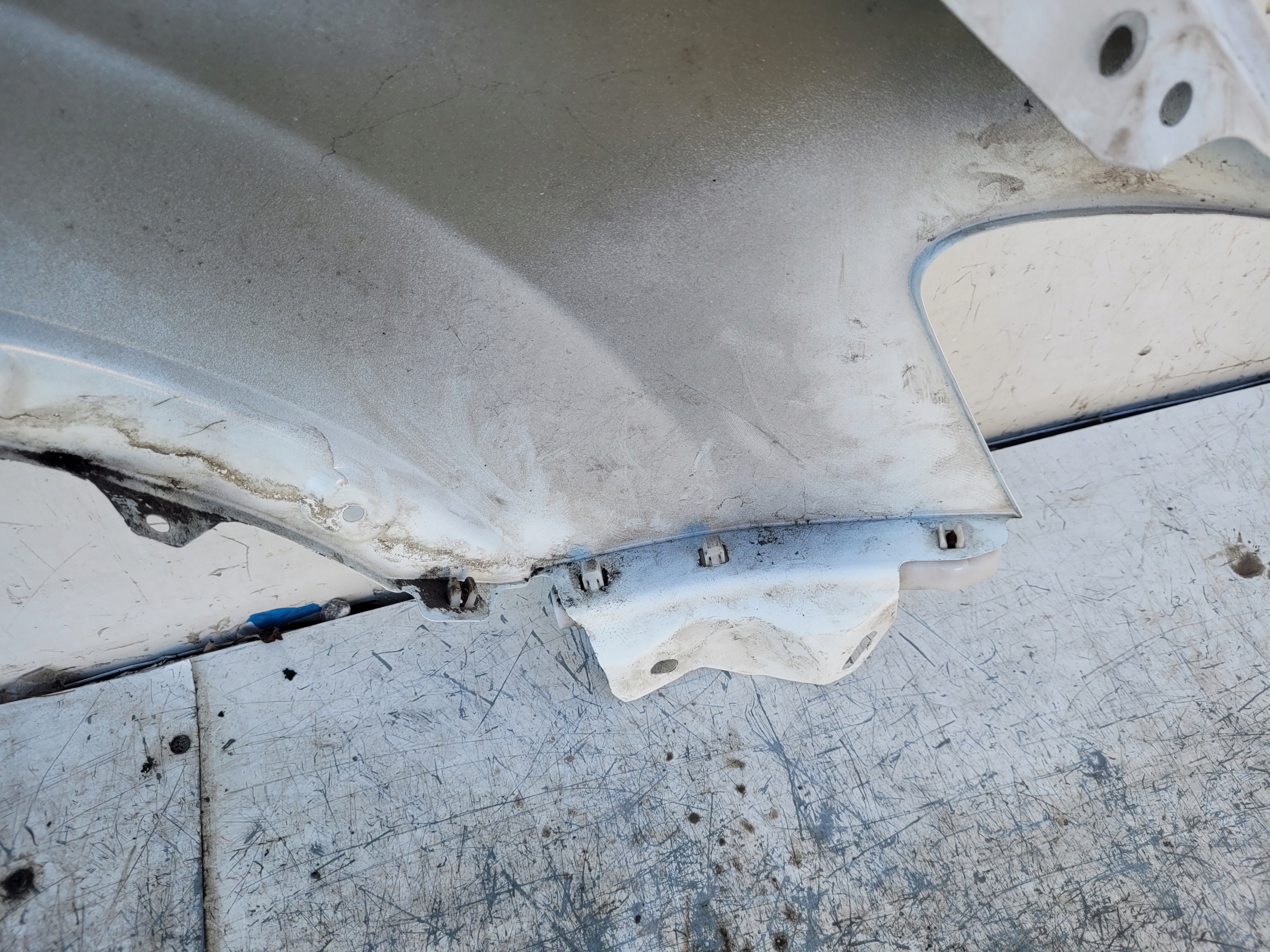 NISSAN QASHQAI J10 LIFT ĽAVÝ PREDNÝ BLATNÍK