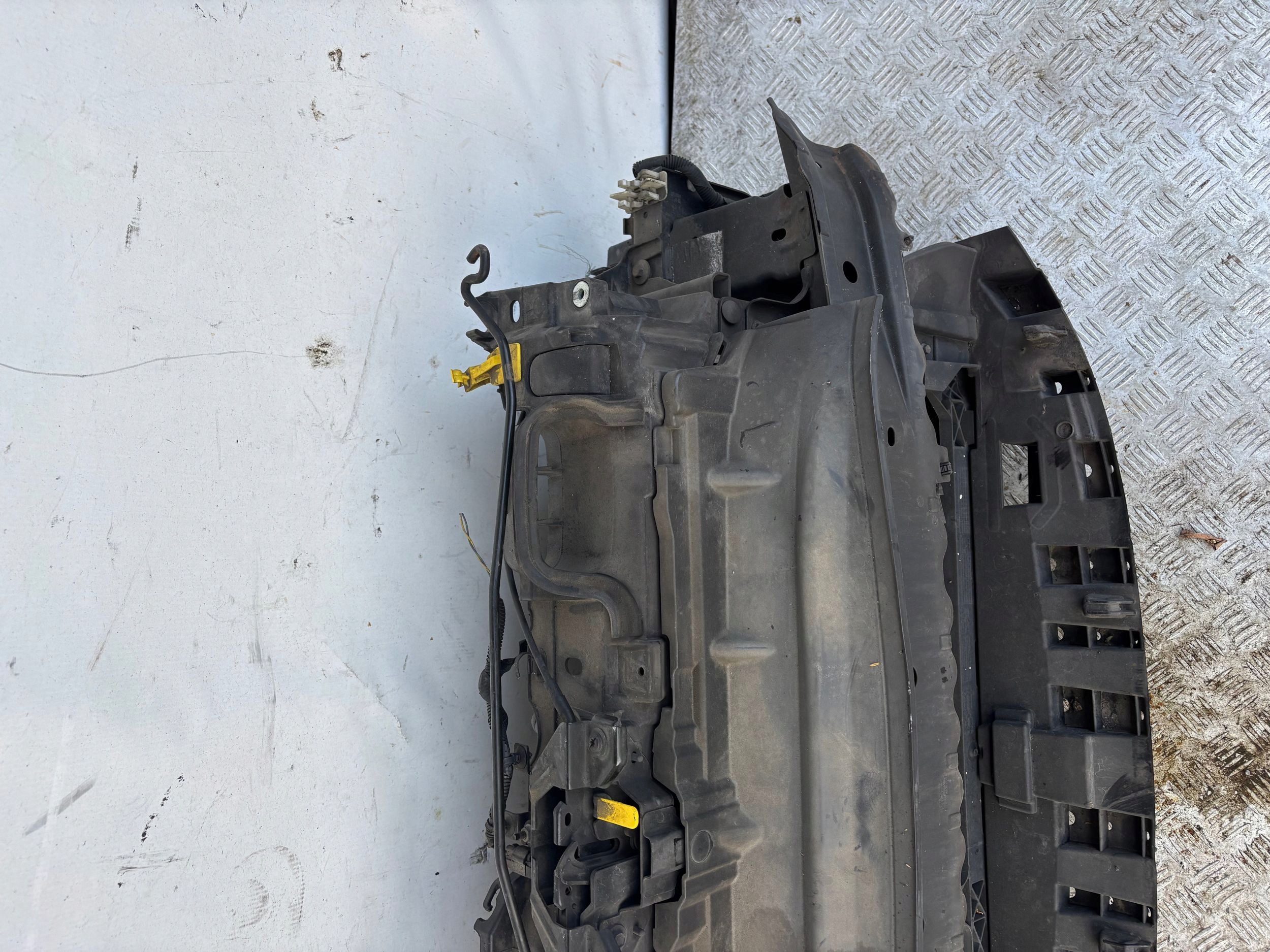 PREDNE CELO VYSTUHA CHLADICE FORD FIESTA MK7 1.25 1.4 09-