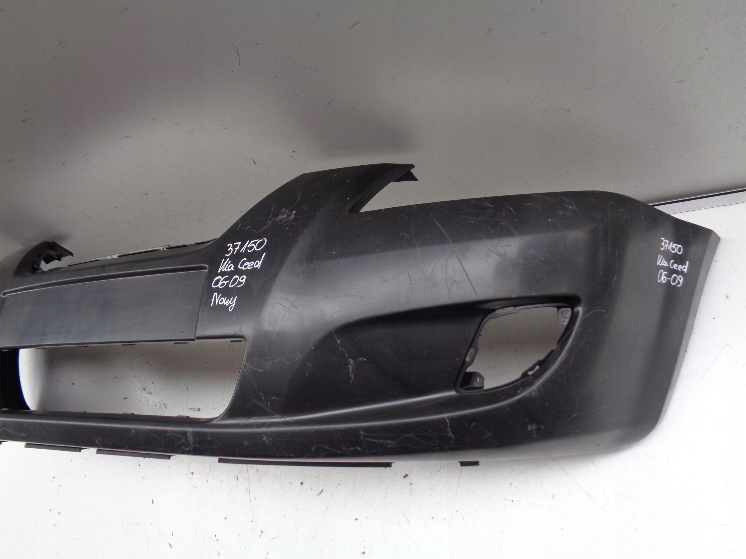 NOVÝ PREDNÝ NÁRAZNÍK KIA CEED 06-09 NR 37150