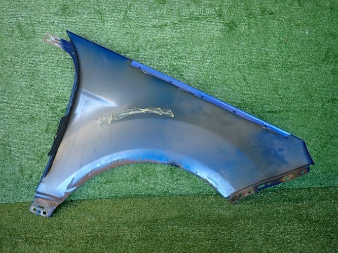 FORD ECOSPORT 12- ĽAVÝ PREDNÝ BLATNÍK