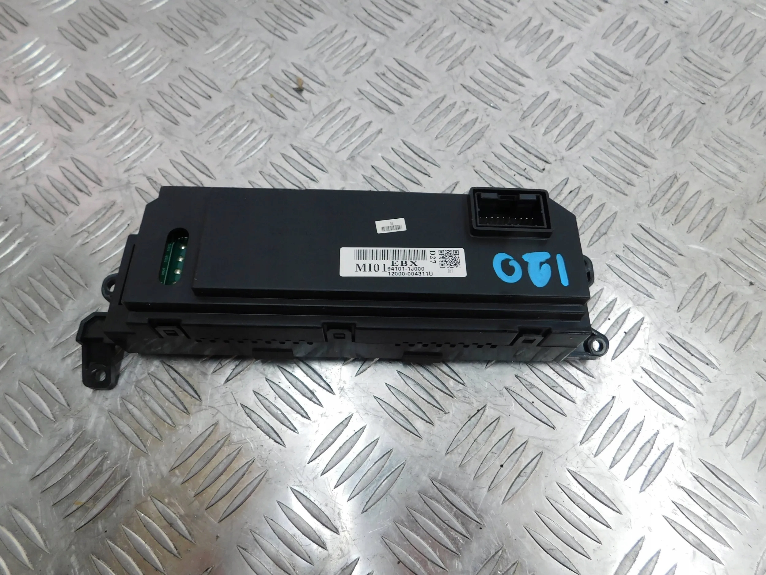 DISPLEJ HYUNDAI I20 08- 94101-1J000