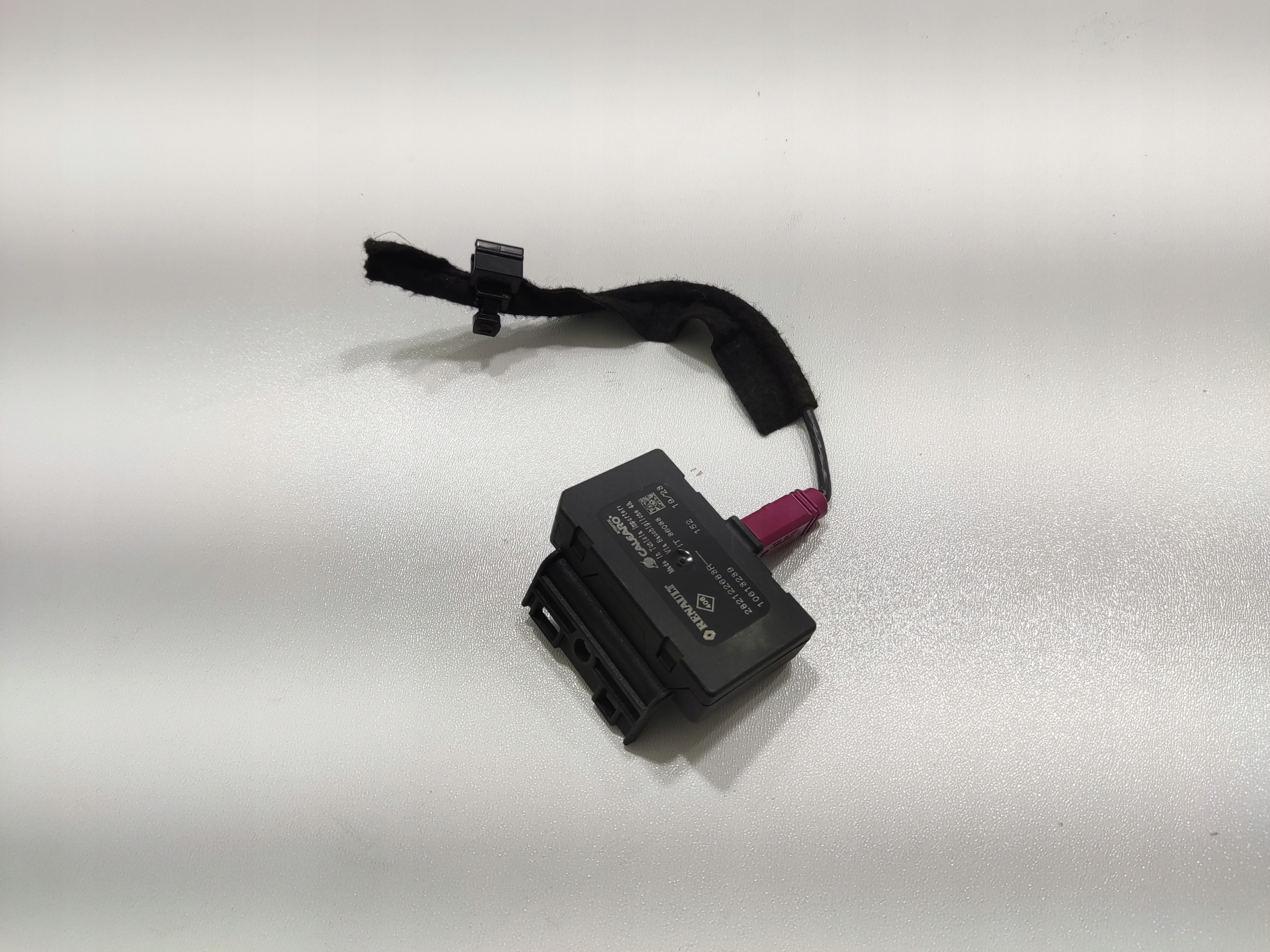 MODUL ZOSILNOVAC ANTENY RENAULT KANGOO IV 2022-2025 282122683R