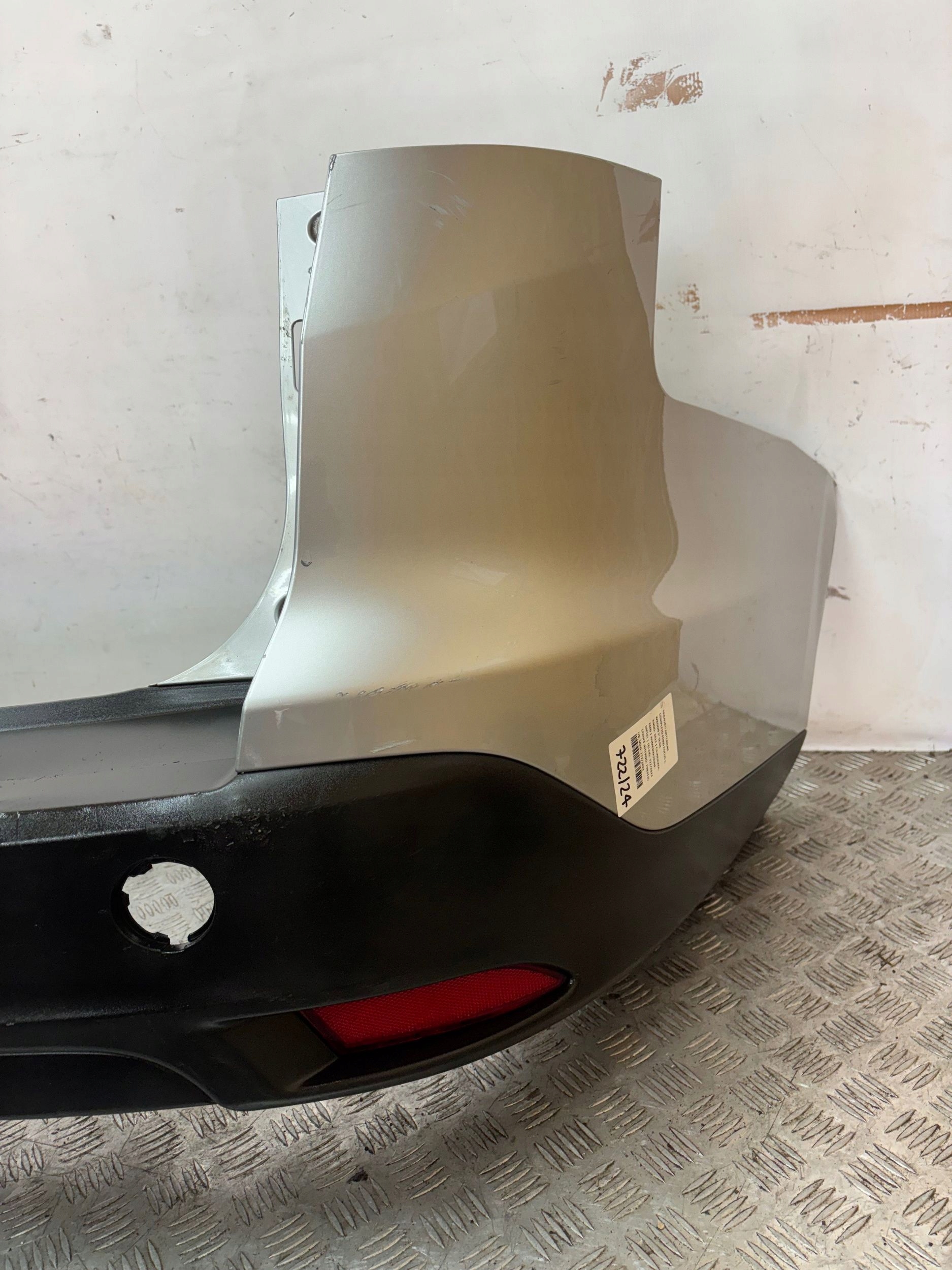 ZADNÝ NÁRAZNÍK FORD FOCUS 3 III MK3 KOMBI 10-