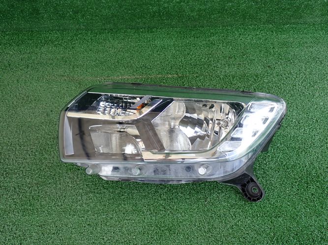 LOGAN SANDERO II LIFT 15- LAVE PREDNE SVETLO