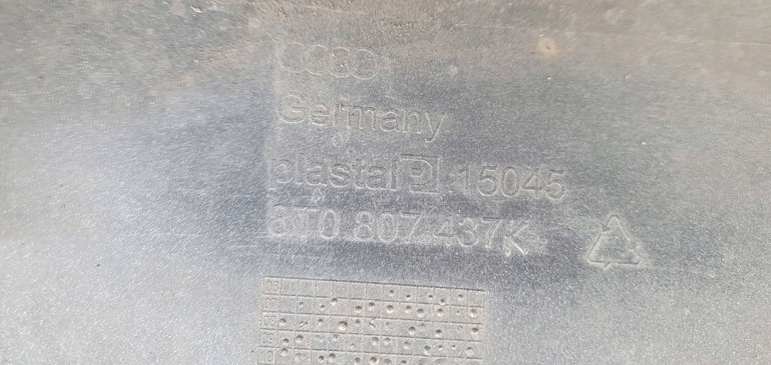 Audi A5 8T XENON PDC PREDNÝ NÁRAZNÍK