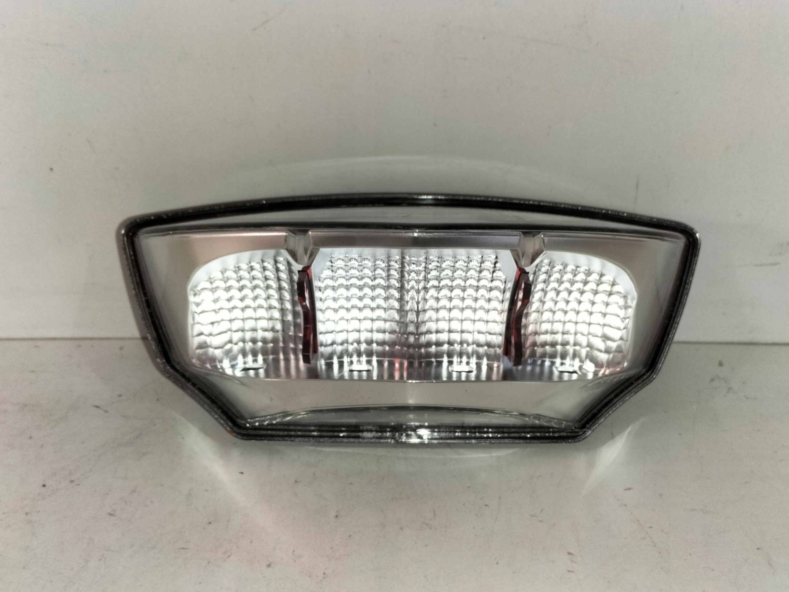 ZADNE SVETLO MOTOR BMW K02 K03 K09 K21 K22 K23 K33 K49 K50 K51 13- LED