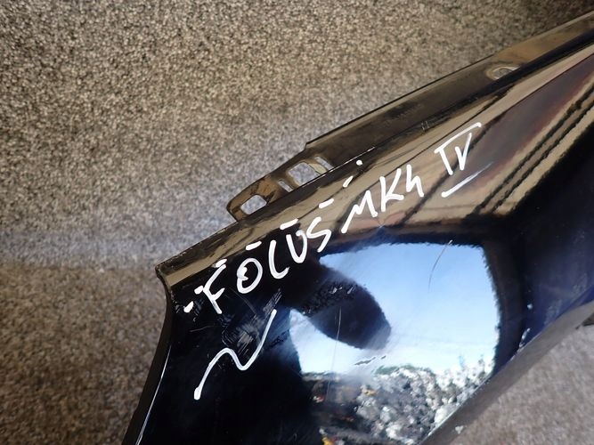 FORD FOCUS MK4 IV 18- ĽAVÝ PREDNÝ BLATNÍK
