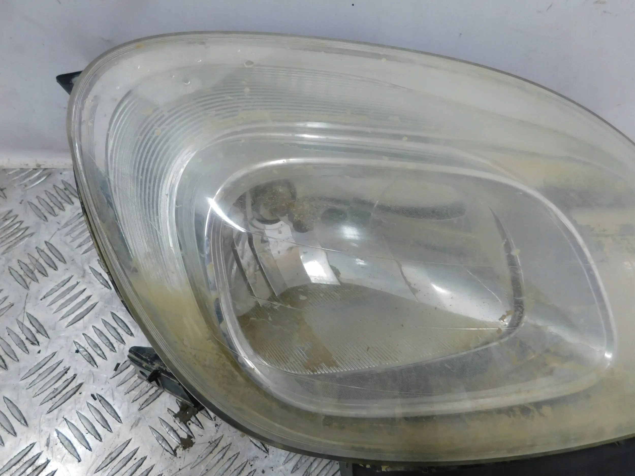 PRAVE PREDNE SVETLO FIAT PANDA III 3 11-