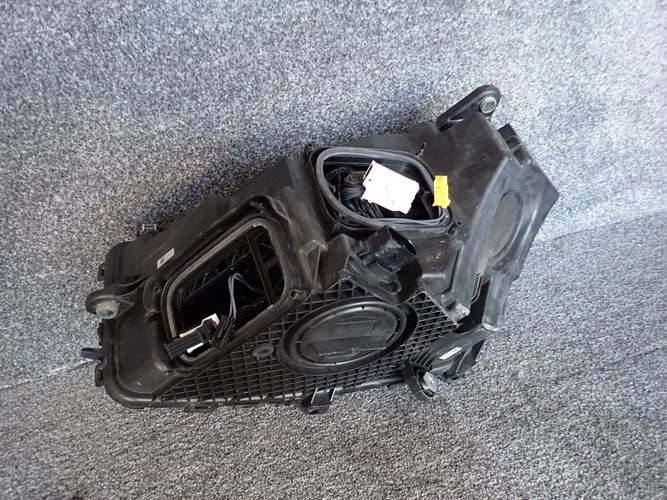 MERCEDES W253 253 GLC MULTIBEAM LED LIFT 19- PRAVE PREDNE SVETLO