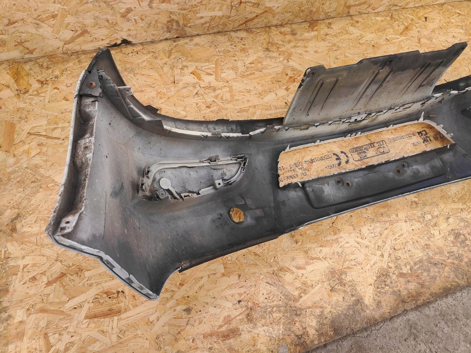 Opel Astra 07-12 lift PREDNÝ NÁRAZNÍK