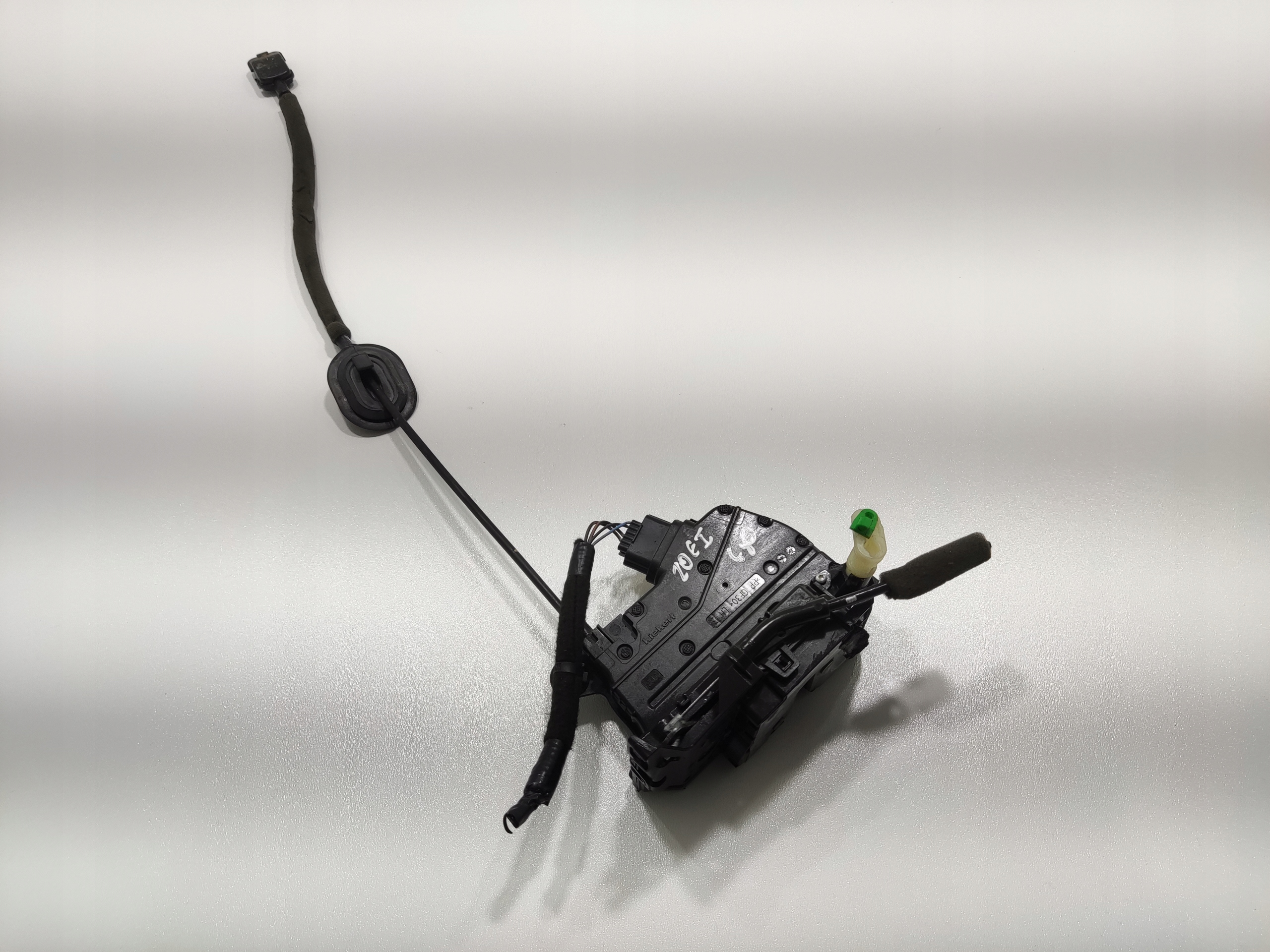 ZAMOK LAVYCH PREDNYCH DVERI RENAULT ZOE I 2013-2019 805031107R