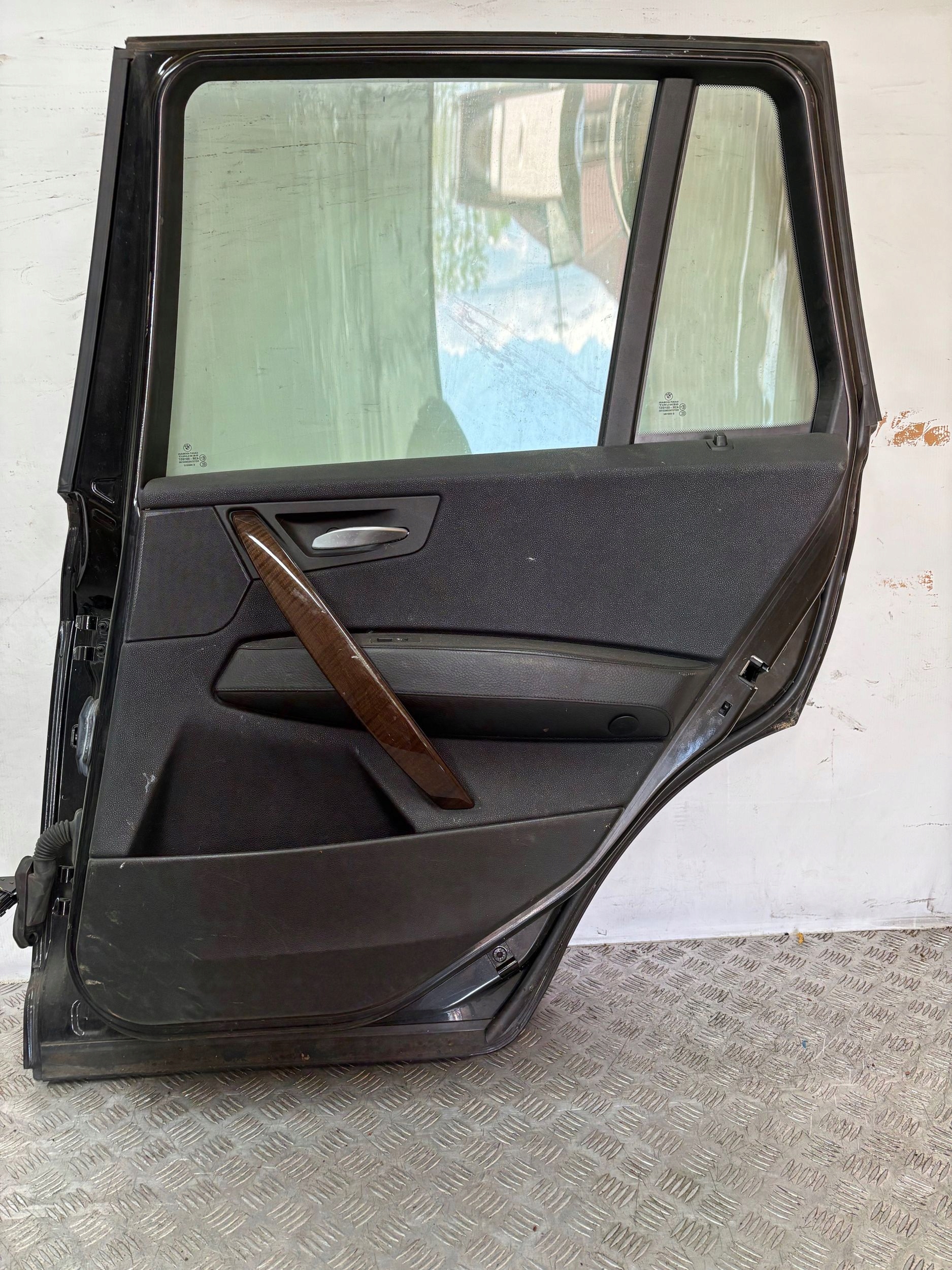 PRAVE ZADNE DVERE BMW X3 E83 03-