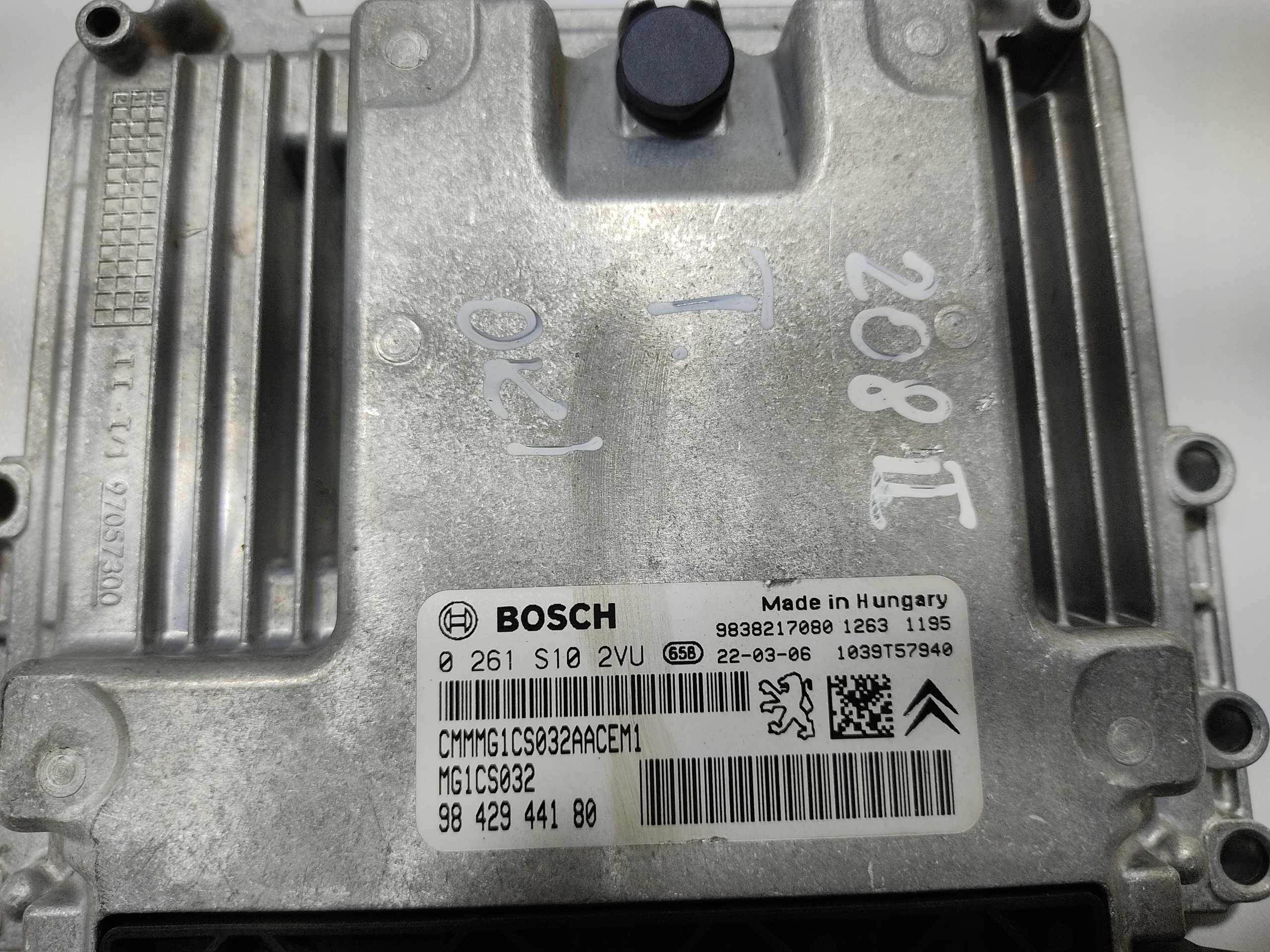 RIADIACA JEDNOTKA MOTORA PEUGEOT 208 1.2 THP 9842944180 0261S102VU 19-24