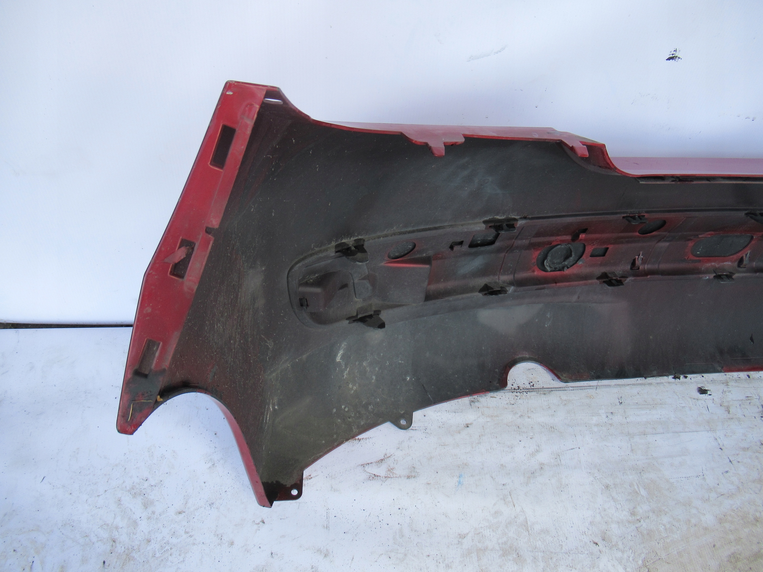 ZADNÝ NÁRAZNÍK PEUGEOT 207 HB