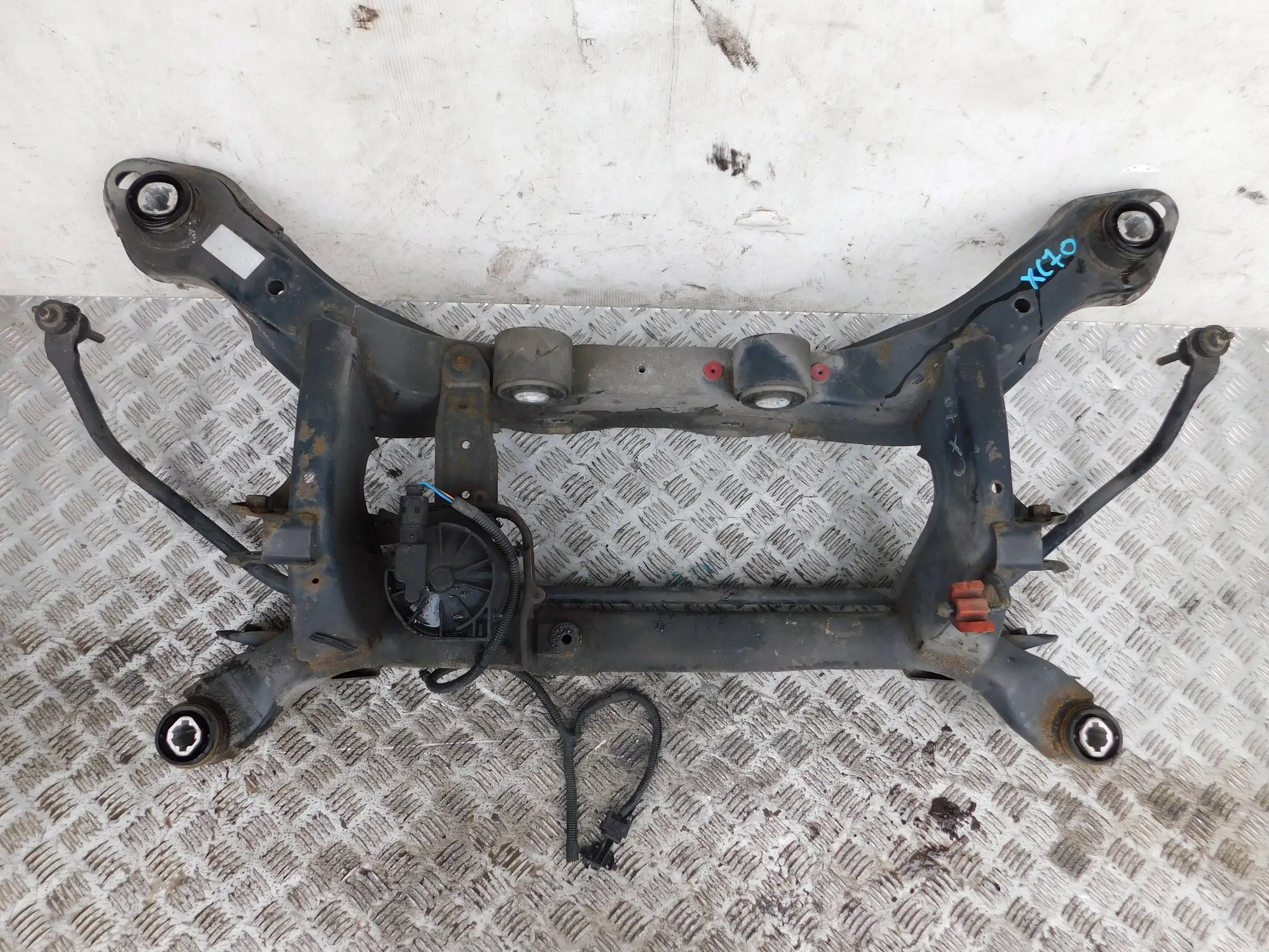 ZADNÁ NÁPRAVA VOLVO XC70 II 07-