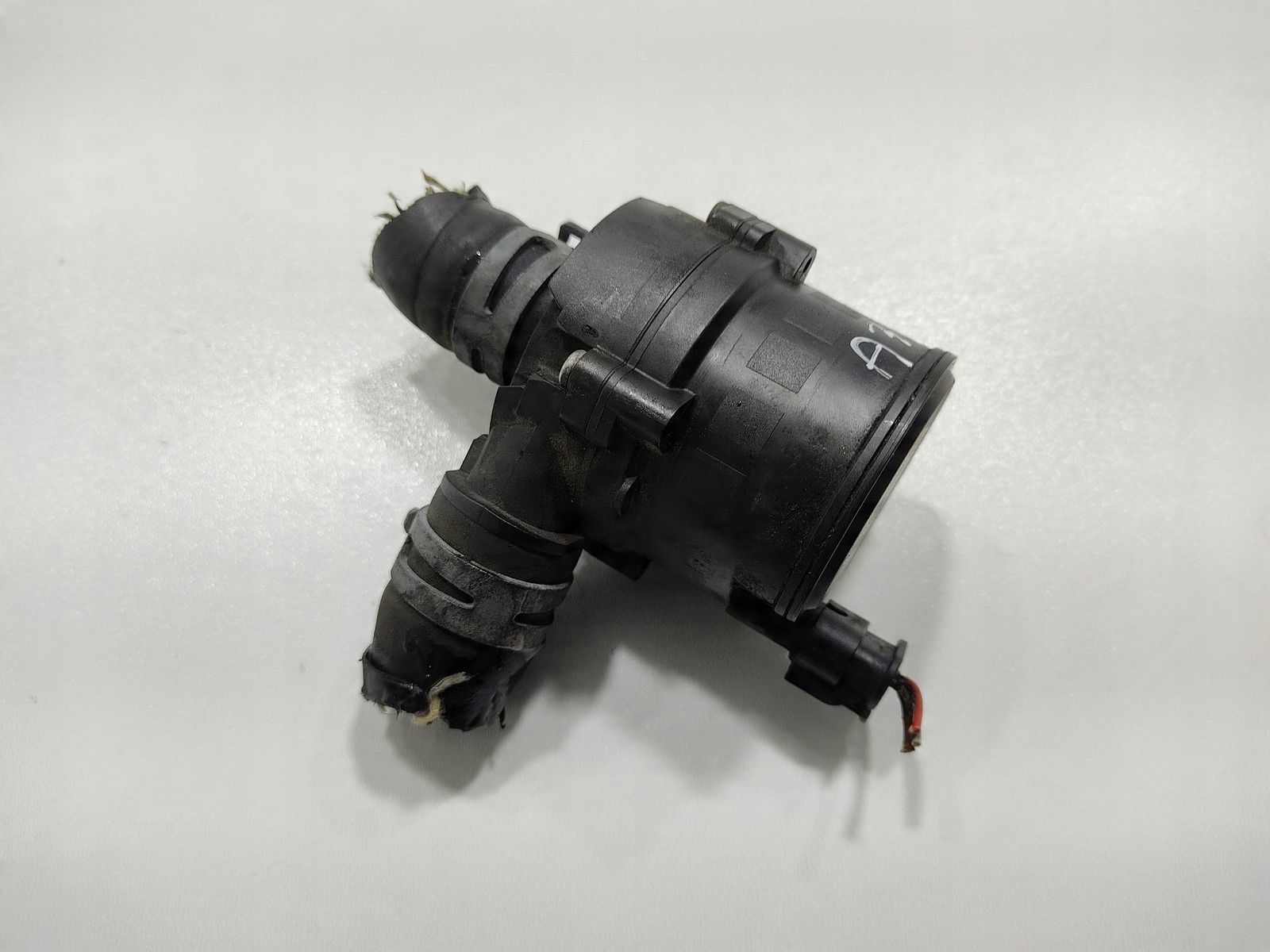 POMOCNÁ VODNÁ PUMPA AUDI A3 8V 2.0 TDI 0392023205 5C0965561 2012-16