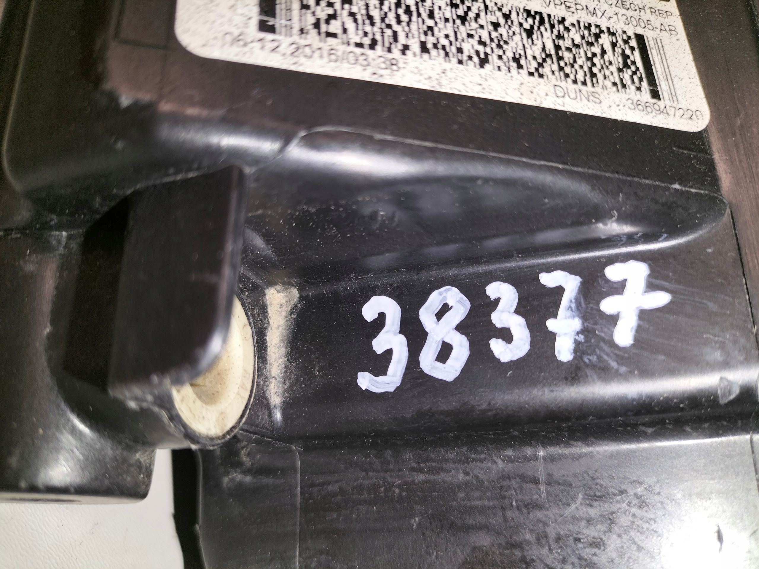 PRAVE PREDNE SVETLO OPEL MERIVA B LIFT 14-