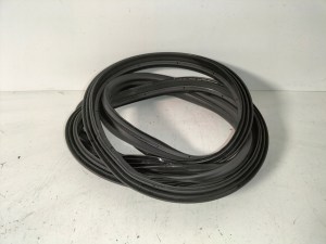 TESNIACA GUMA KAPOTY KIA CEED II 12- KOMBI TESNIACA GUMA KAPOTY KIA CEED II 12- KOMBI