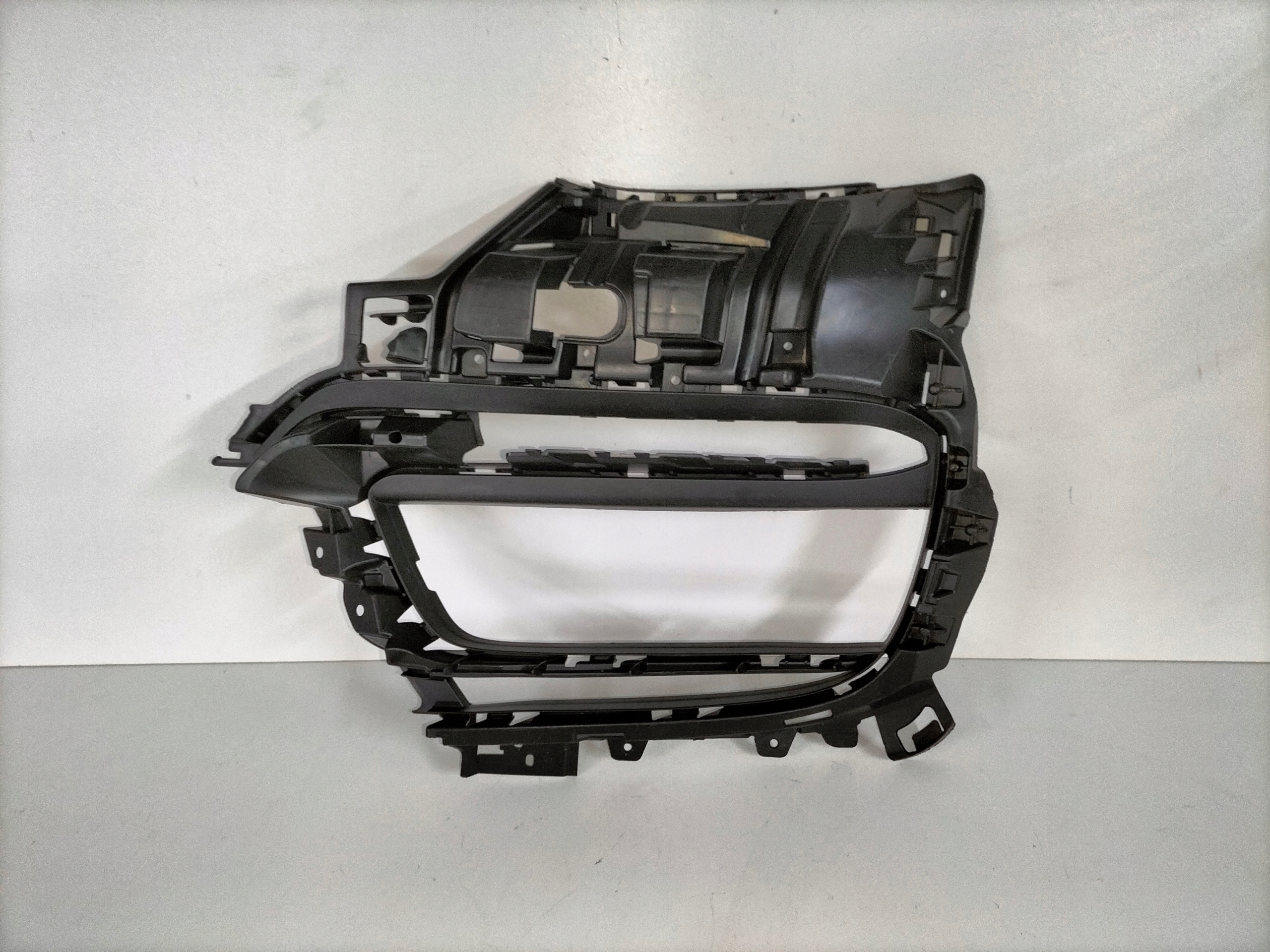 ĽAVÁ LIŠTA MRIEŽKA NÁRAZNÍKA PORSCHE PANAMERA 971 16- NELAKOVANA