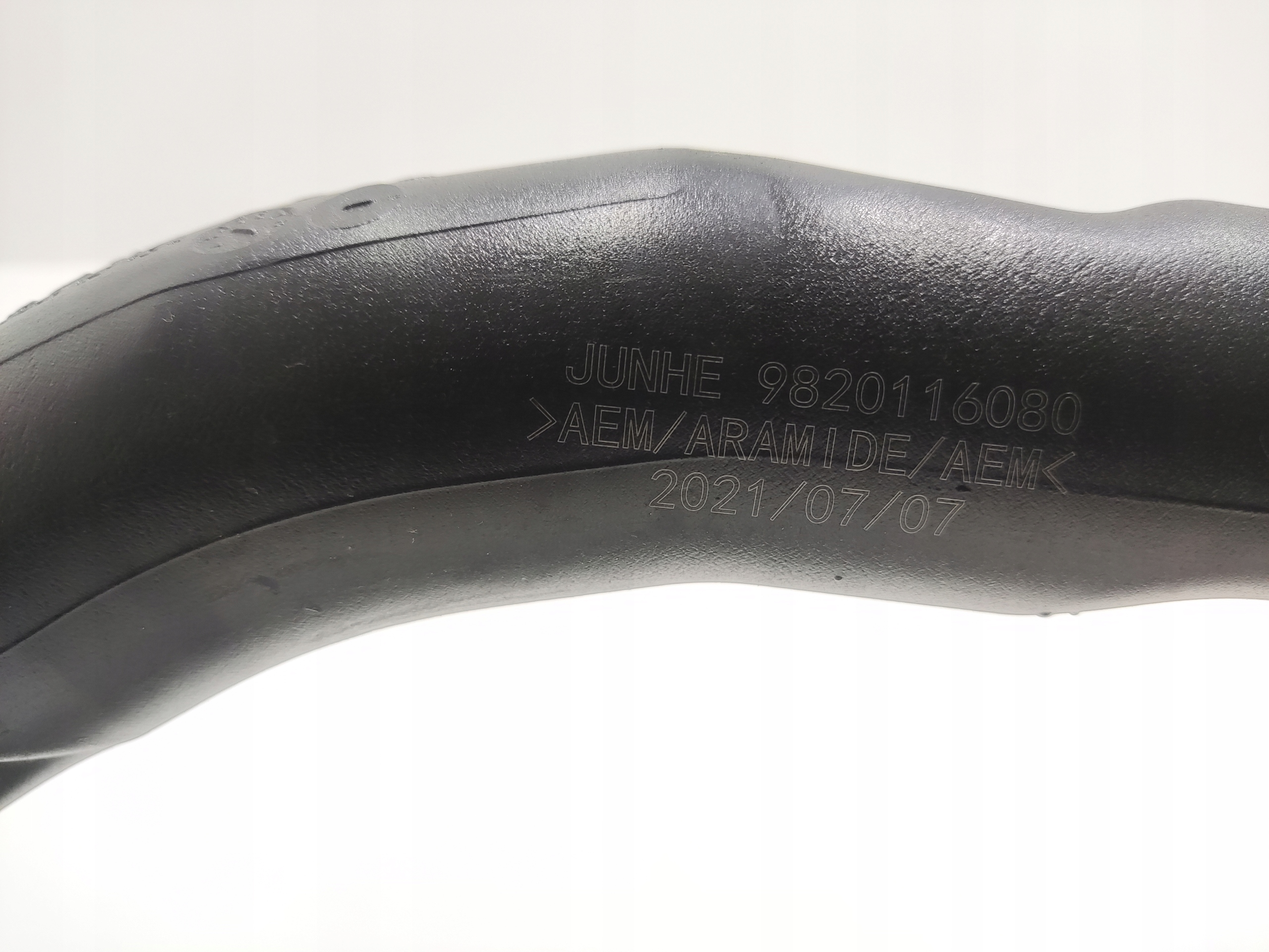 HADICA INTERCOOLERA PEUGEOT 3008 II 1.6 THP HYBRID 20-24 LIFT 9820116080