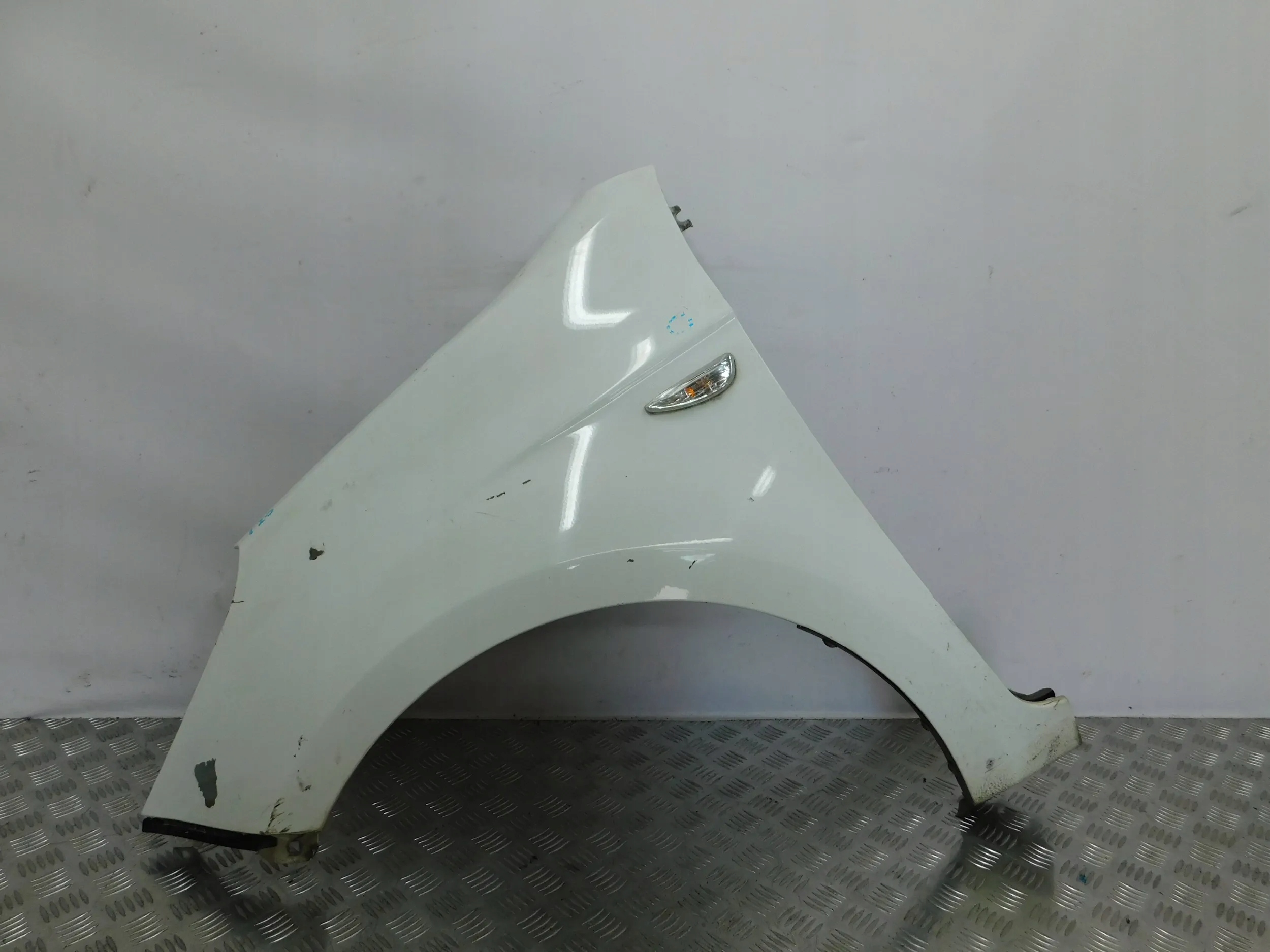 BLATNIK PREDNÝ LAVY HYUNDAI I20 07-