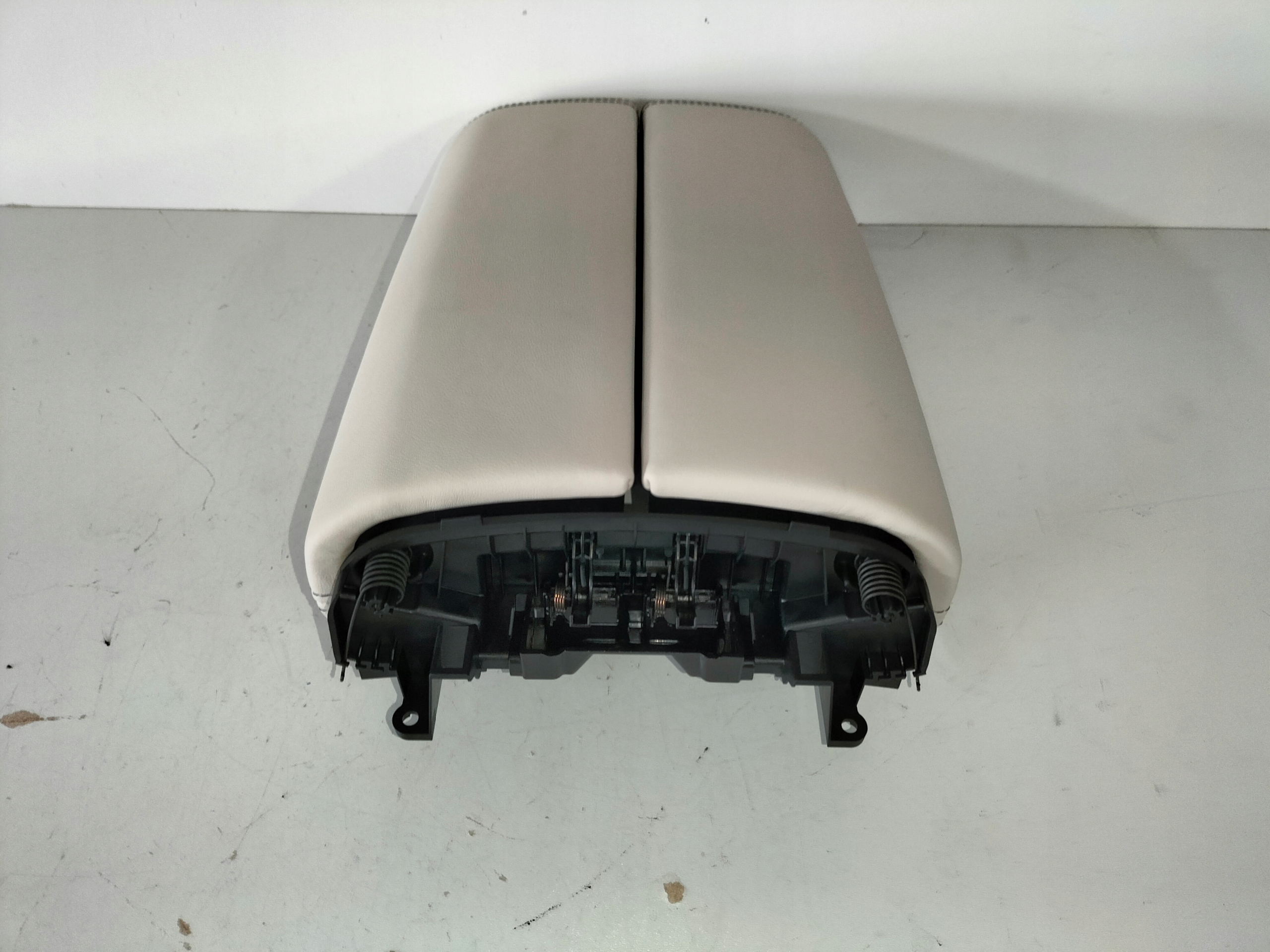 LAKŤOVÁ OPIERKA BMW X7 G07 19-
