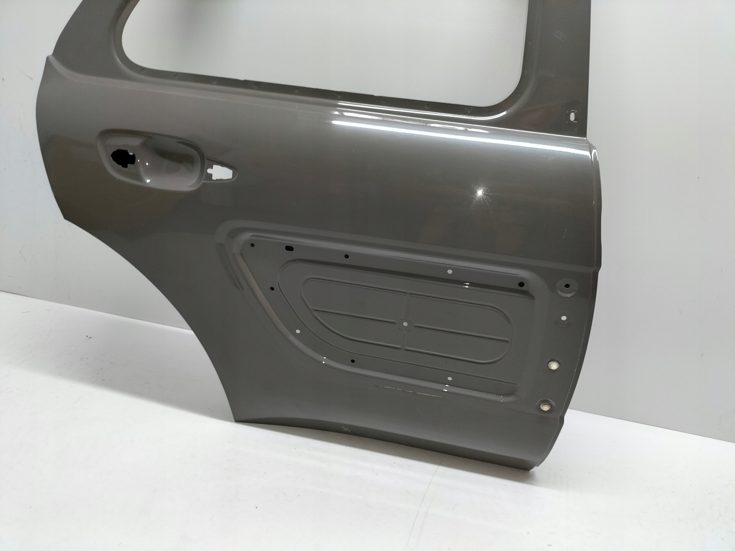 PRAVE ZADNE DVERE CITROEN C4 CACTUS 14-18