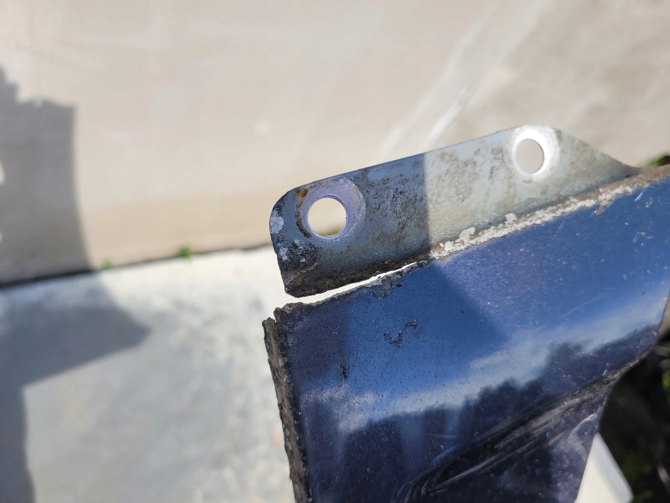 AUDI A6 C6 LIFT PRAVY PREDNY BLATNIK