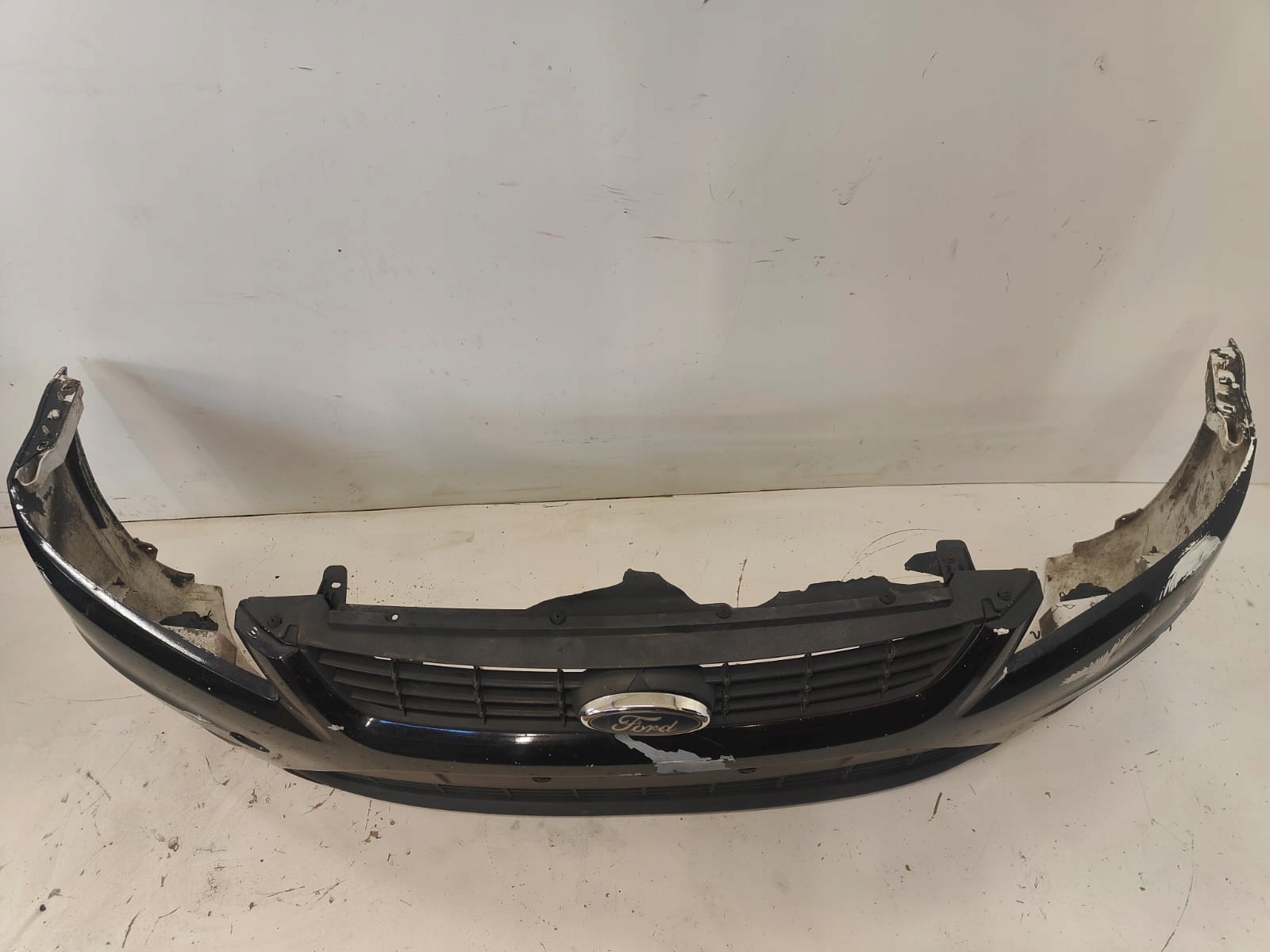 Ford focus mk2 lift 07-10 PREDNÝ NÁRAZNÍK