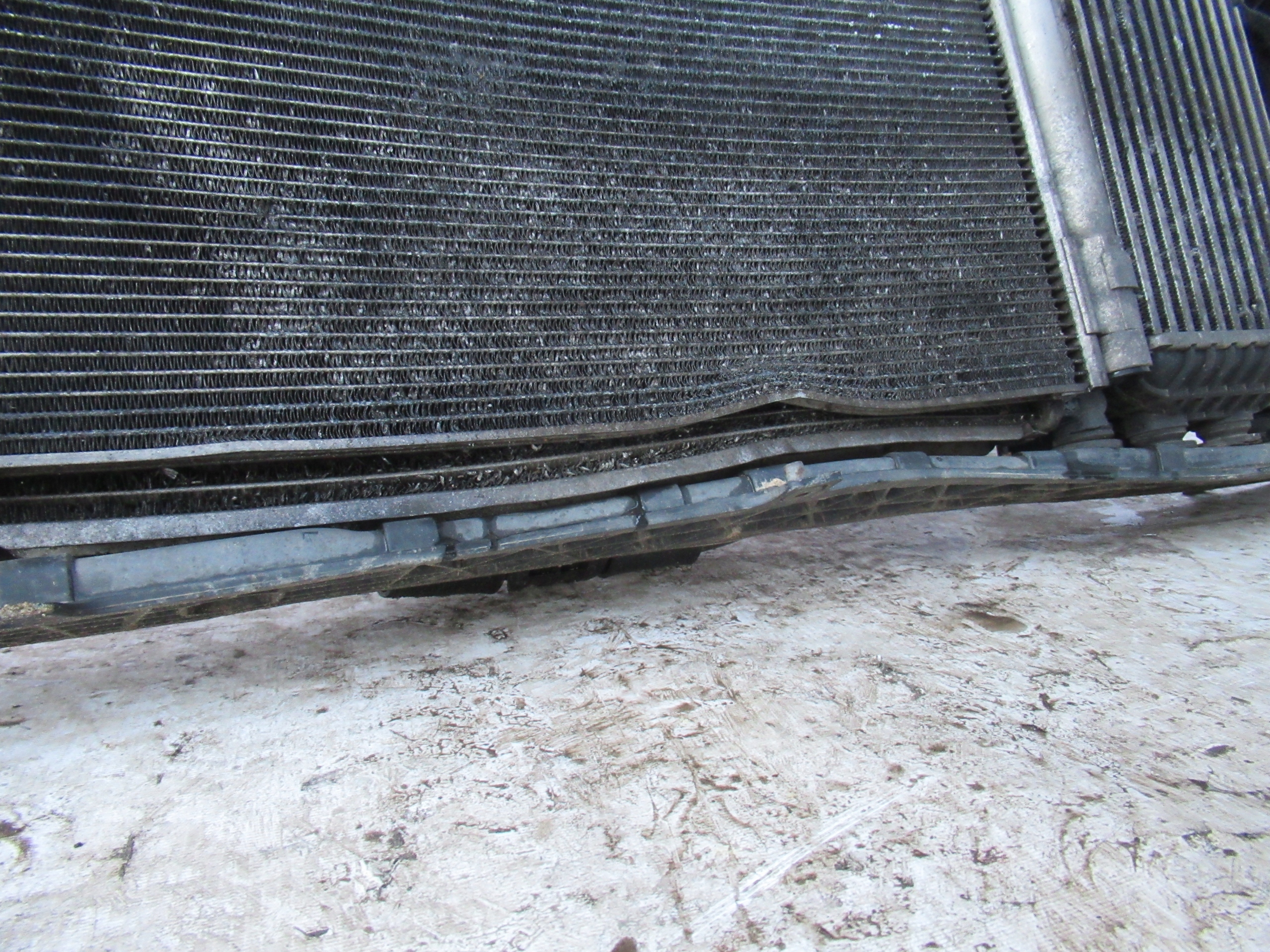 PREDNE CELO CHLADICE VENTILATOR RIO III CRDI 11-